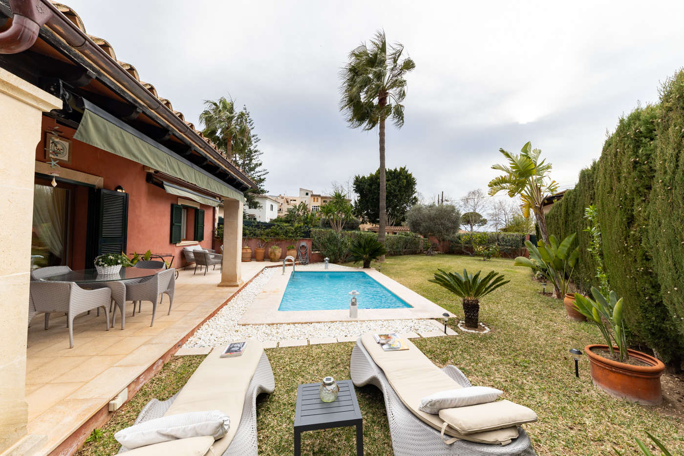 Semi-Detached Villa with Private Pool and Expansive Garden in Calvià - Photo 5