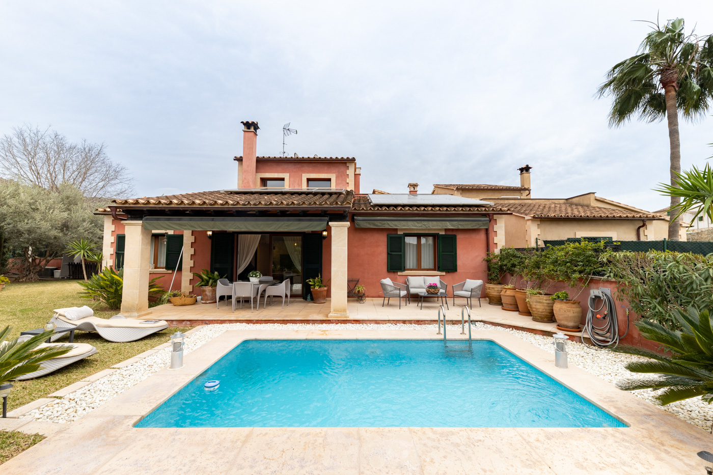 Semi-Detached Villa with Private Pool and Expansive Garden in Calvià - Photo 4