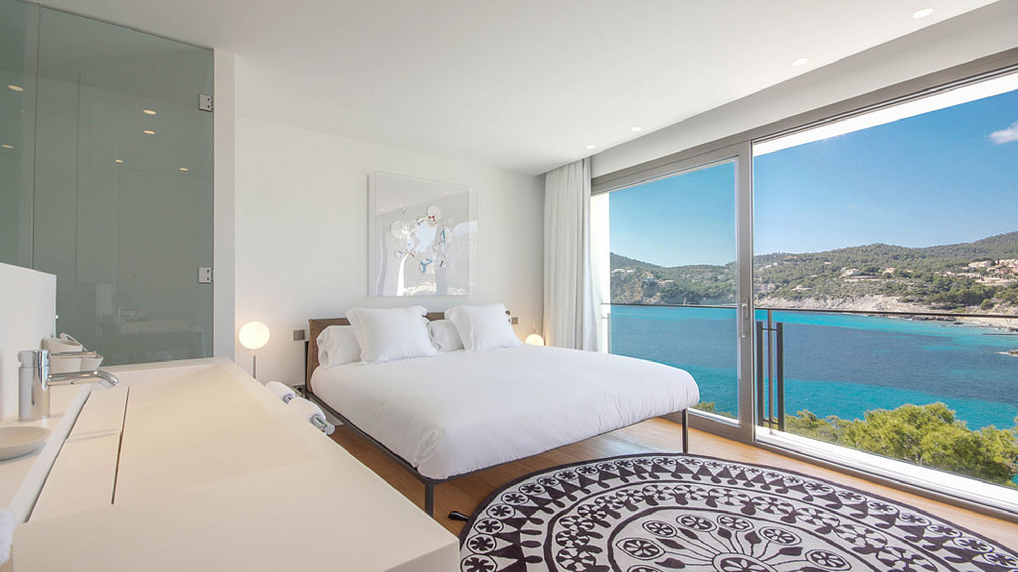 Exceptional Cliffside Estate with Panoramic Mediterranean Views in Camp de Mar