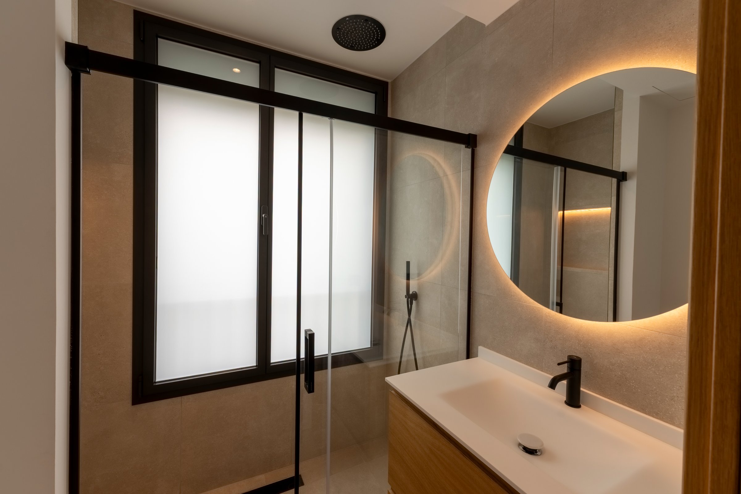 Ático moderno con piscina privada en la azotea en Son Armadams