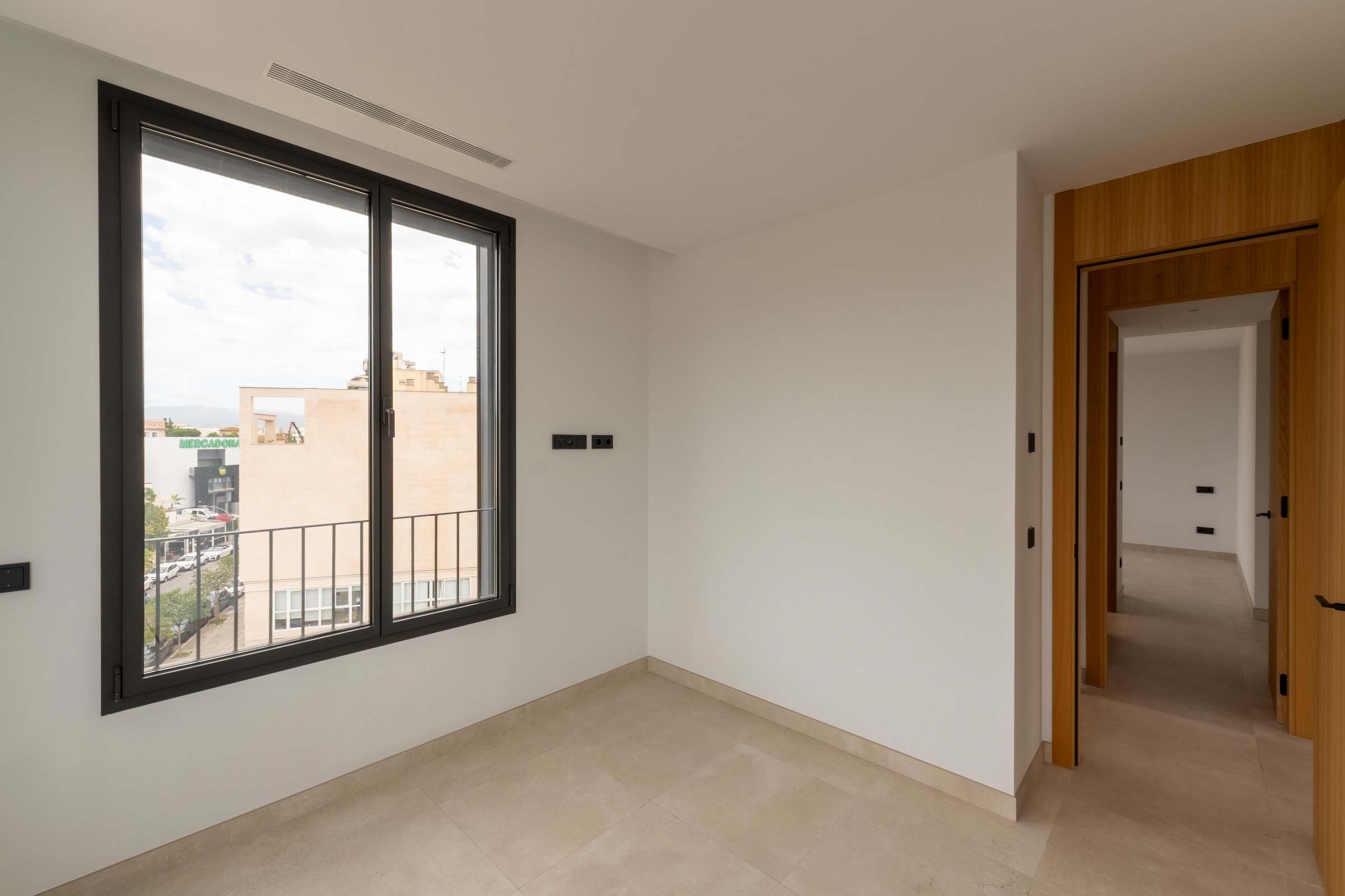 Ático moderno con piscina privada en la azotea en Son Armadams