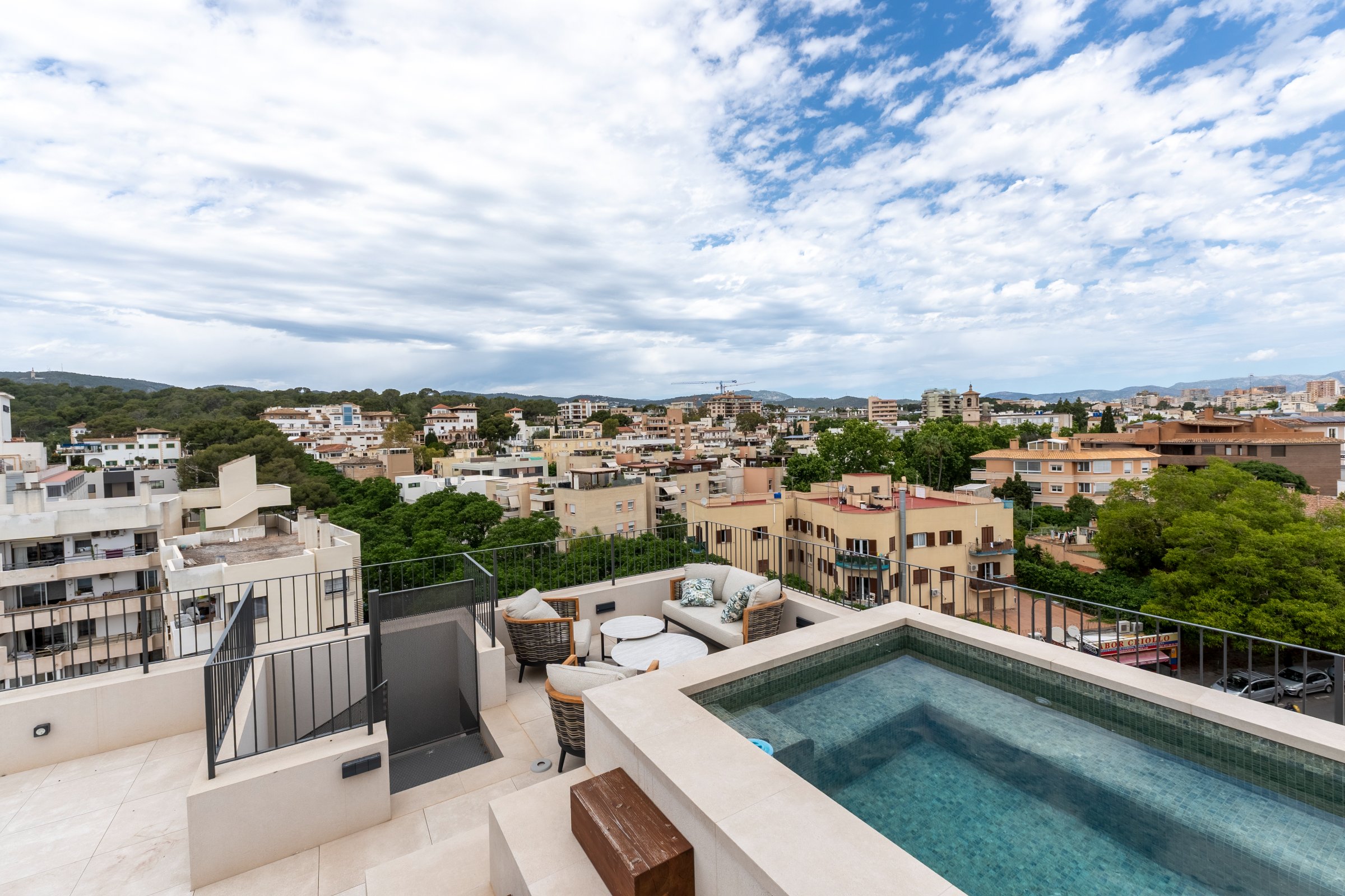 Modern Penthouse with Private Rooftop Pool in Son Armadams - Photo 2