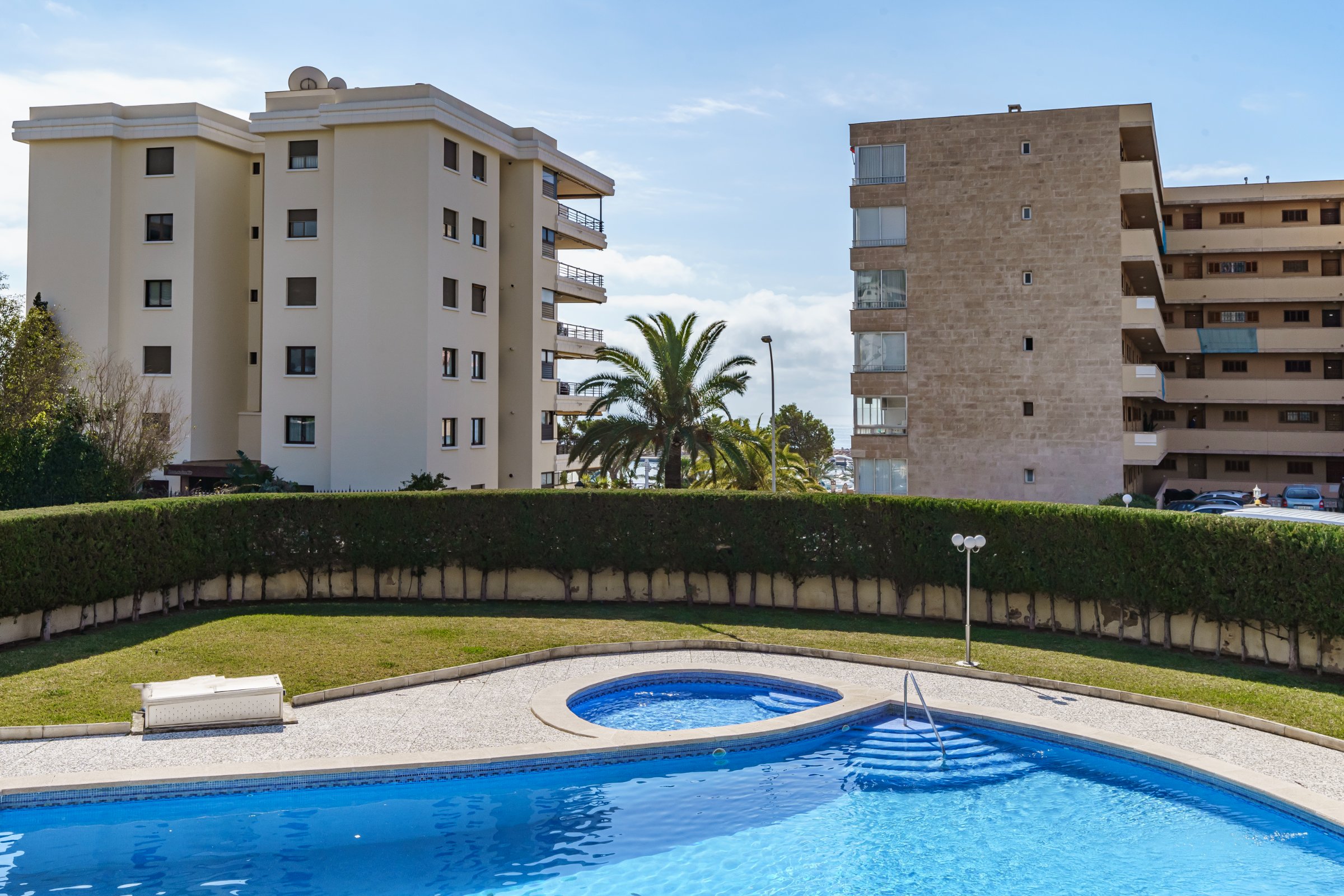 Fully Renovated Elegant Apartment with Expansive Terrace in Puerto Portals