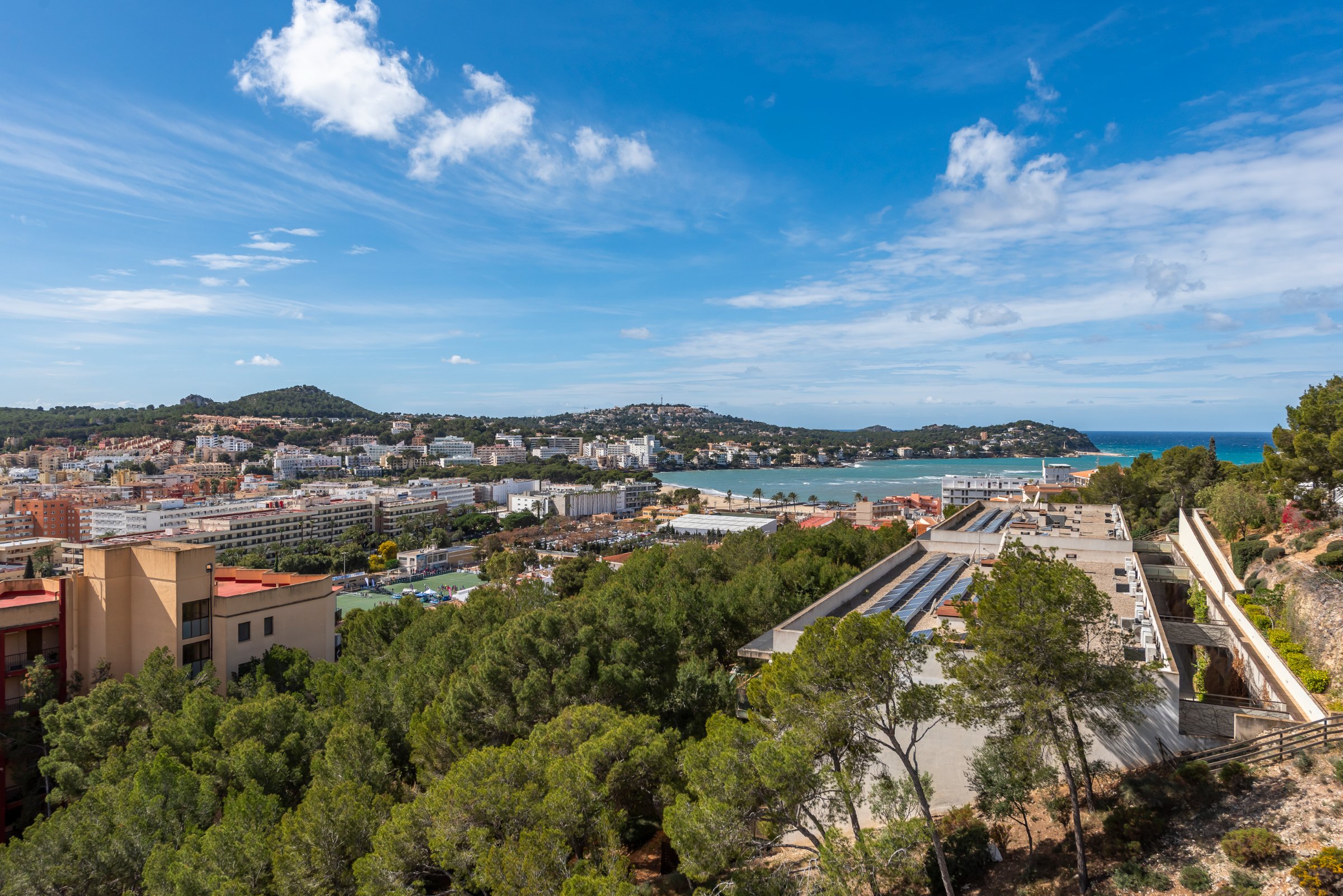 Penthouse with sea view and private pool in Santa Ponsa