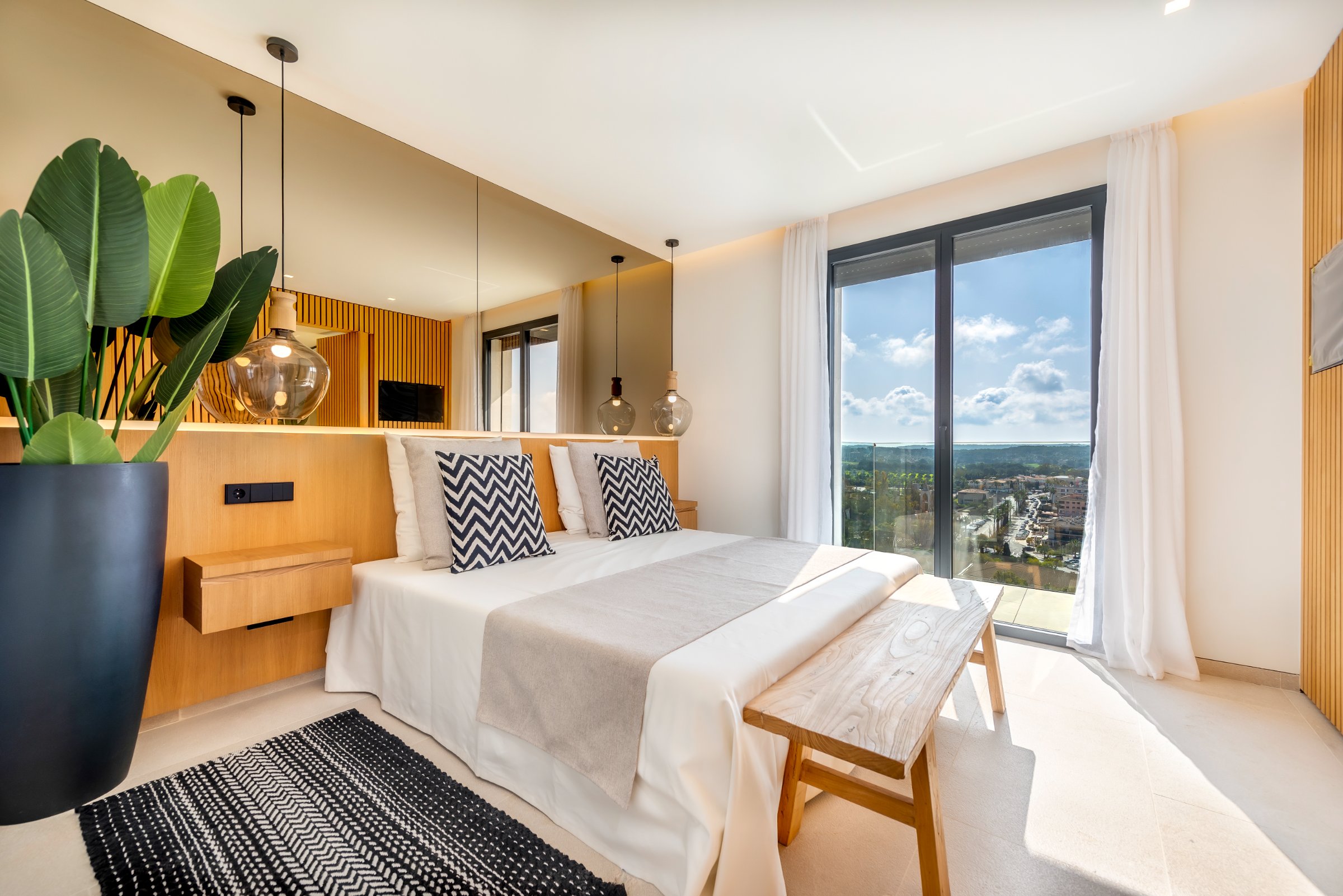 Penthouse with sea view and private pool in Santa Ponsa