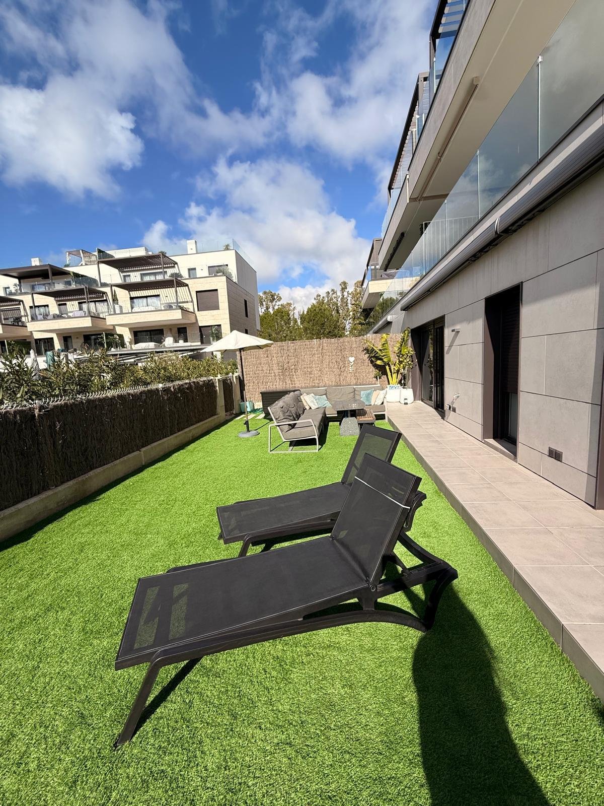 Appartamento contemporaneo al piano terra con giardino vicino alla spiaggia a Santa Ponsa