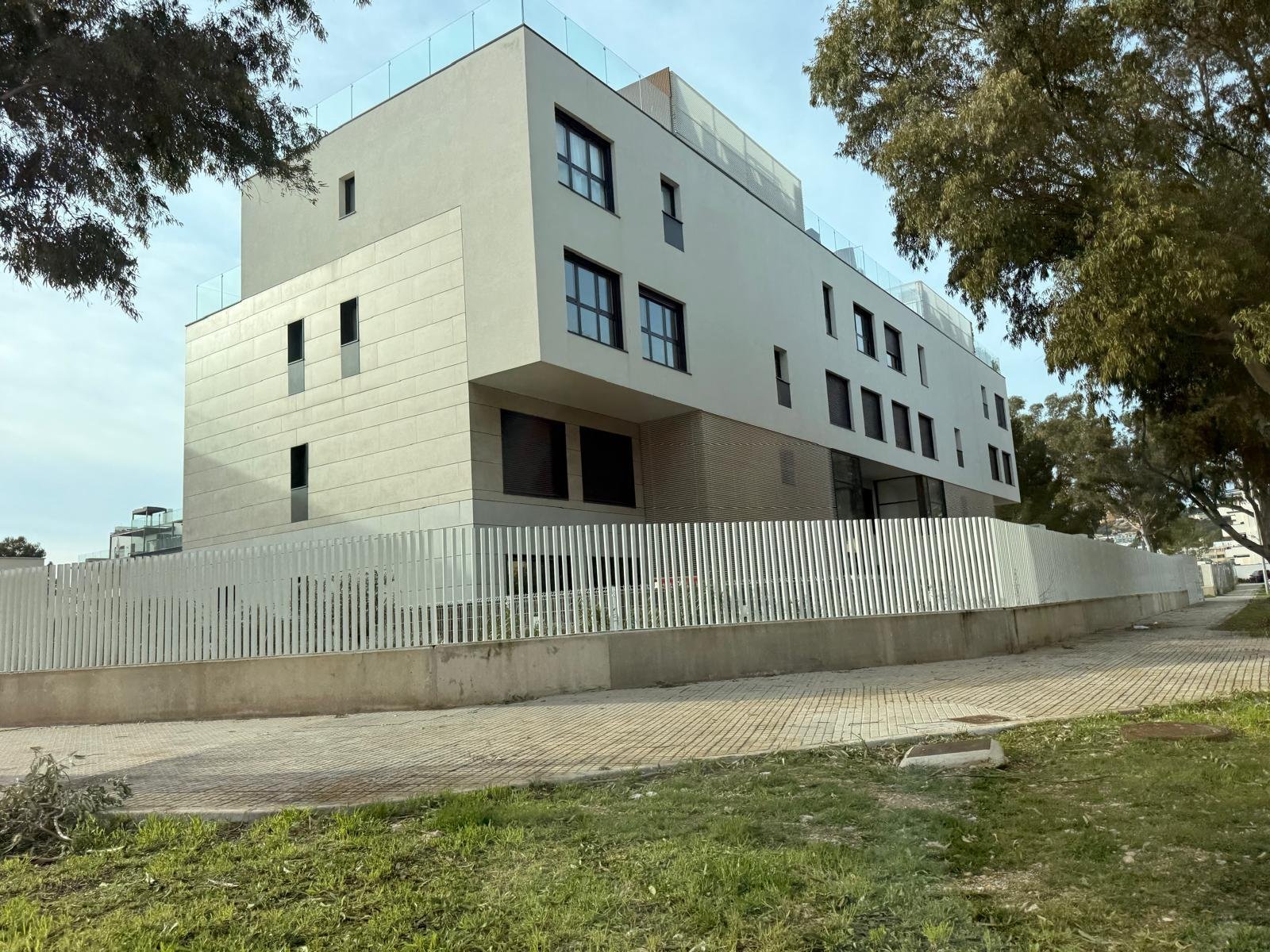 Appartamento contemporaneo al piano terra con giardino vicino alla spiaggia a Santa Ponsa