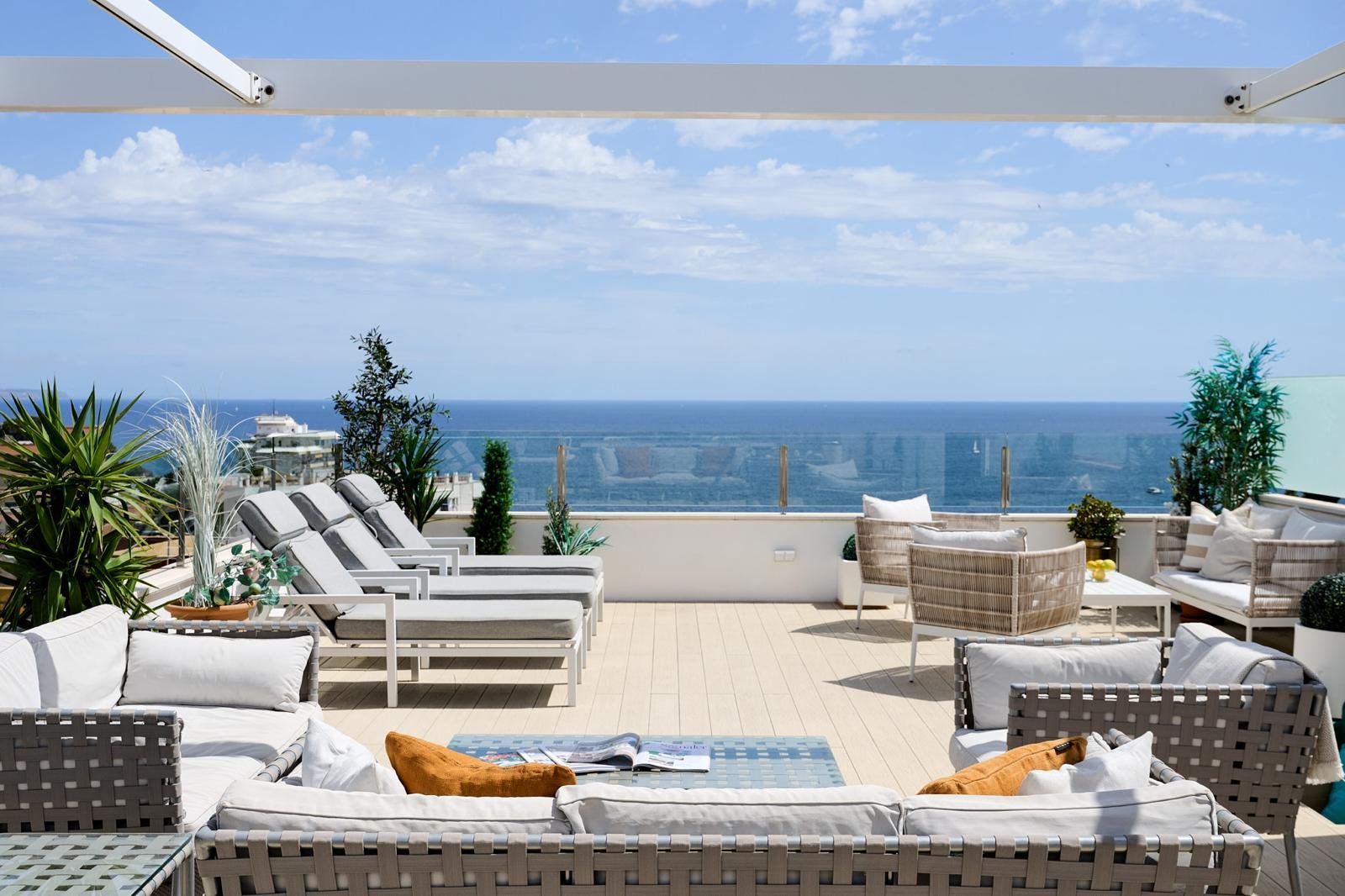 Fein ausgestattete Wohnung mit Dachterrasse und beeindruckendem Meerblick in Cala Major