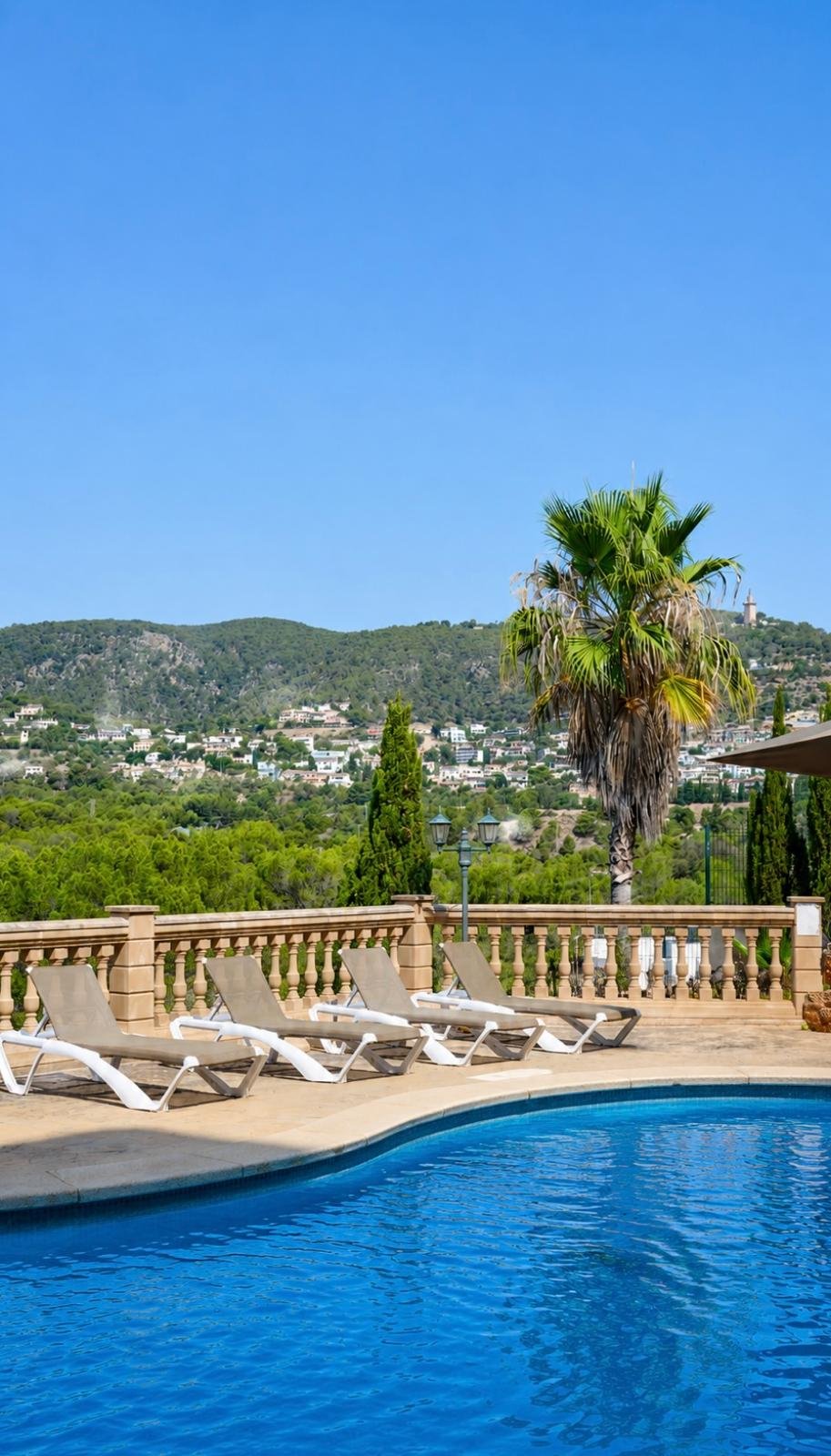 Fein ausgestattete Wohnung mit Dachterrasse und beeindruckendem Meerblick in Cala Major