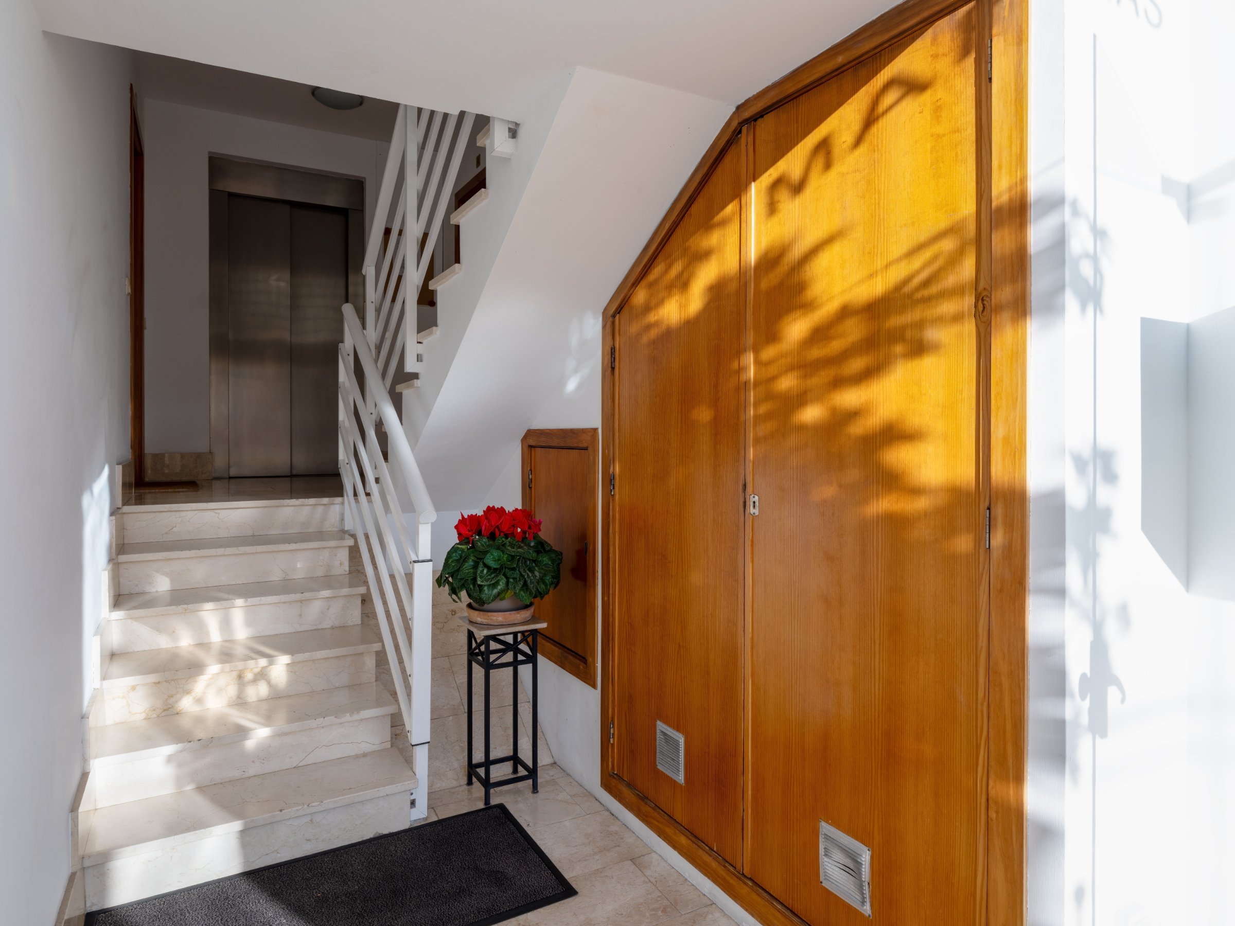 Geschmackvoll renovierte Wohnung mit Meerblick in Sant Agustín