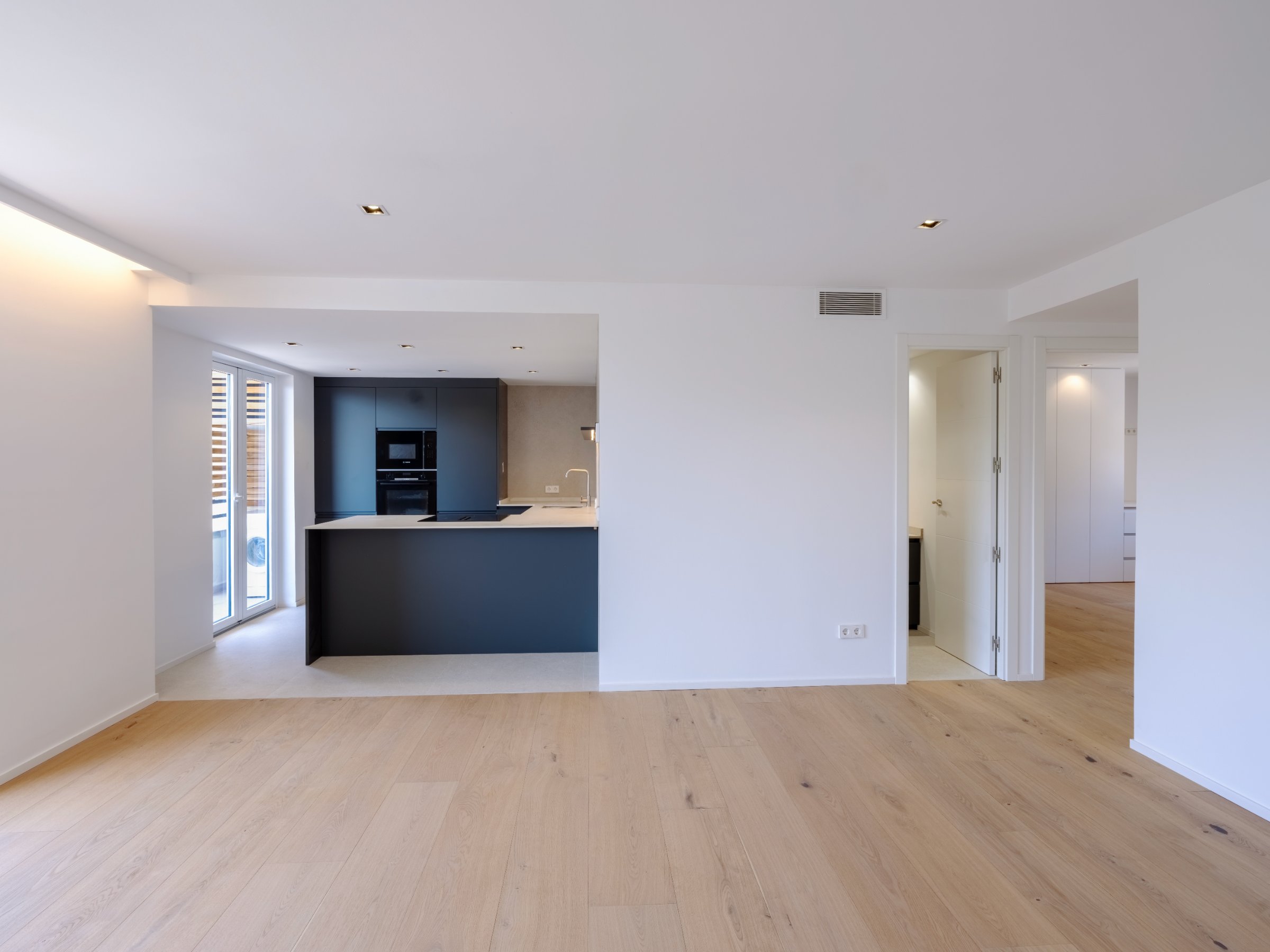 Bright and Newly Renovated Apartment in San Agustín