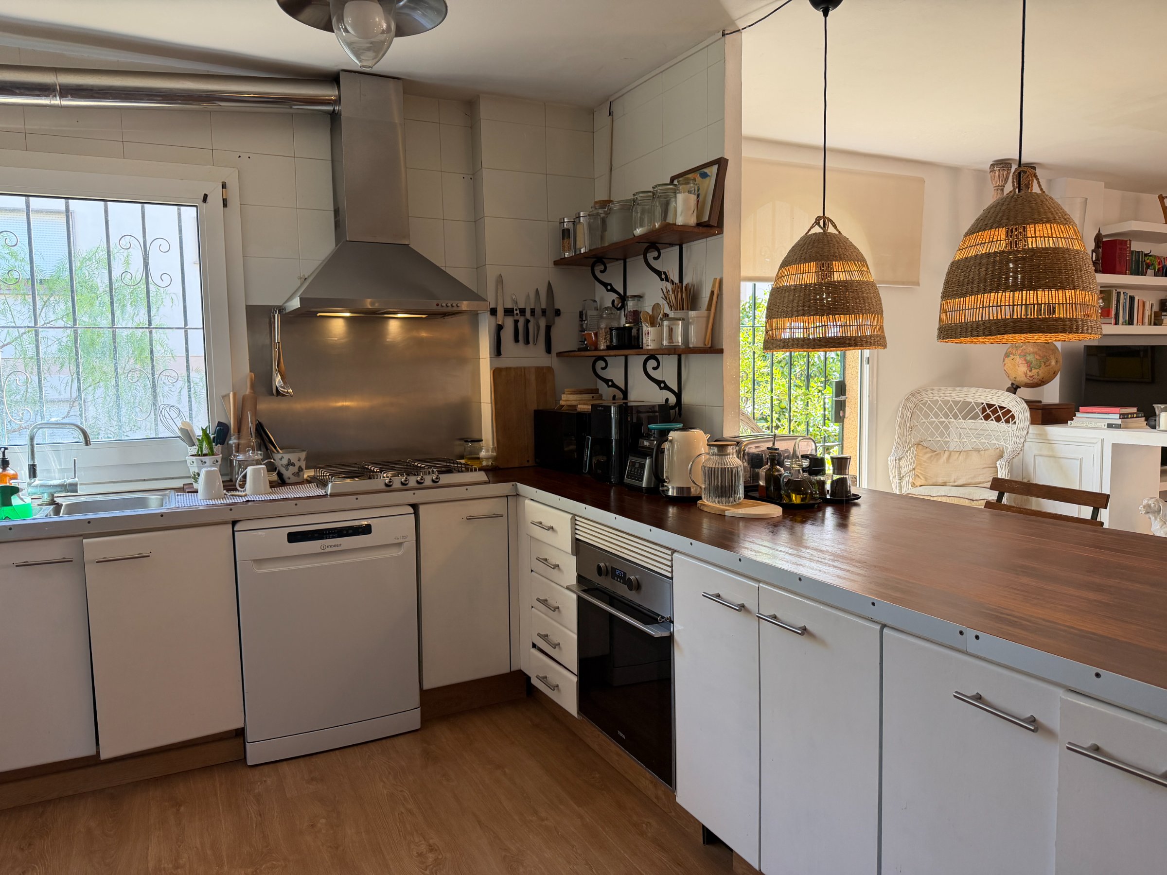 Charming Duplex Living in La Bonanova