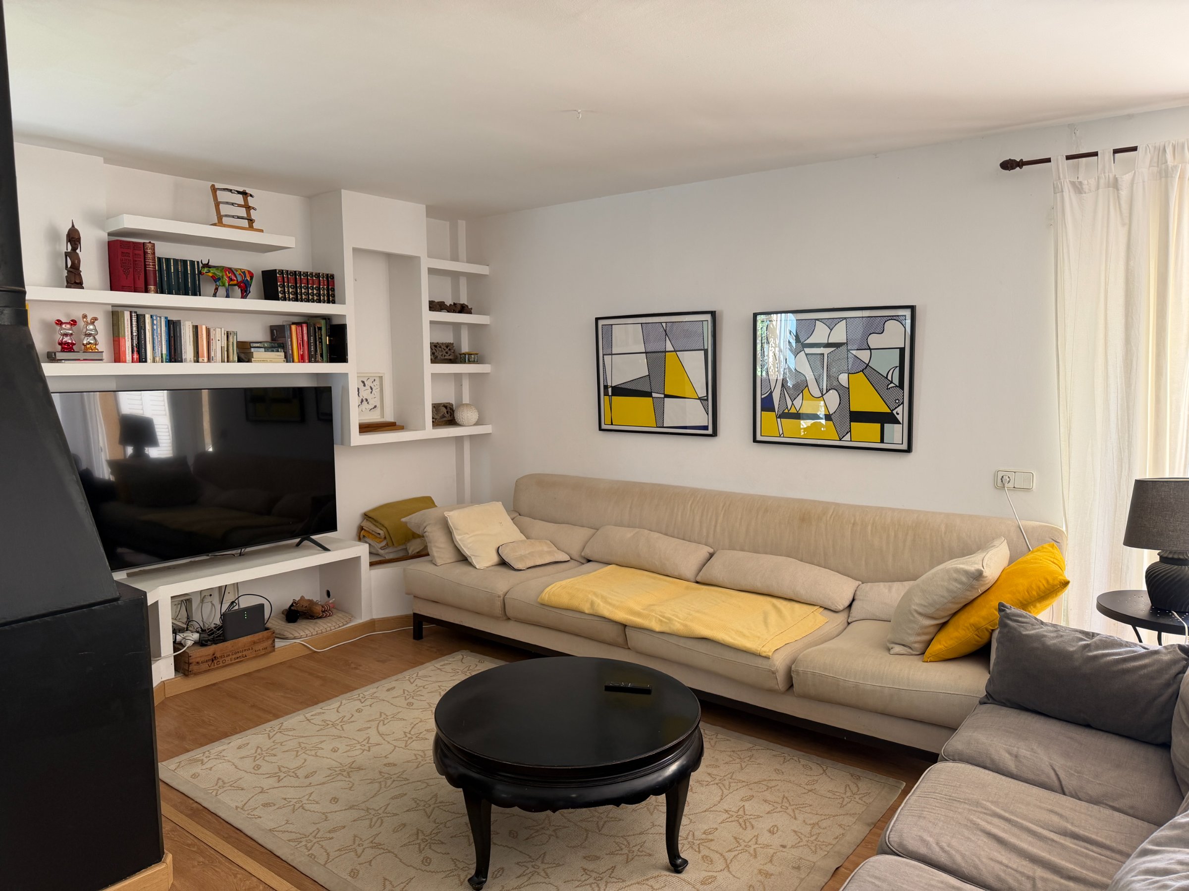 Charming Duplex Living in La Bonanova