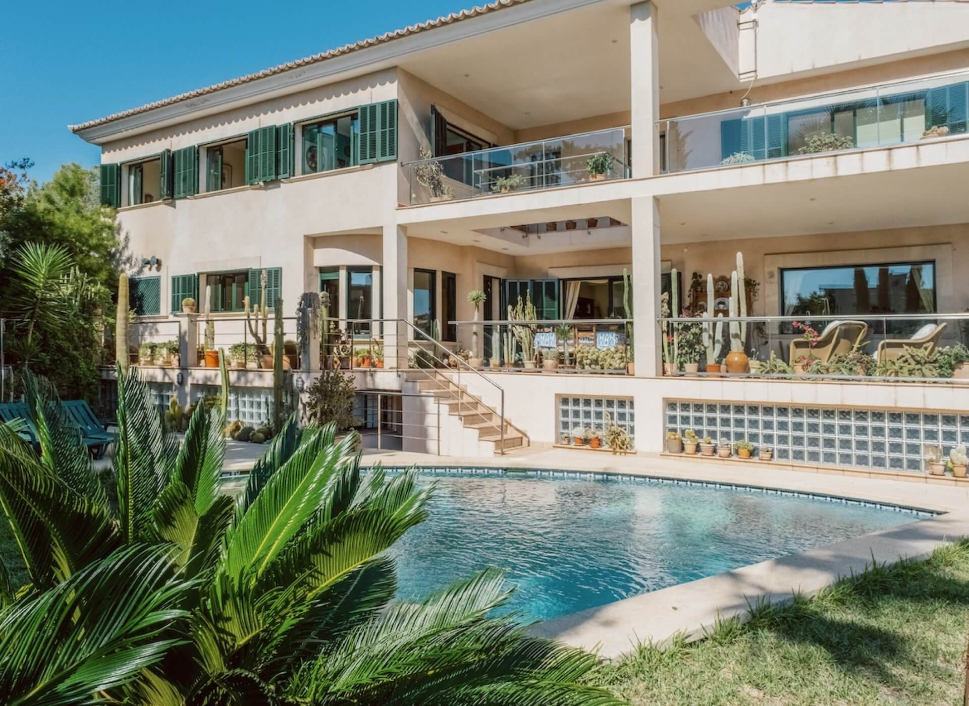 LARGE VILLA WITH GREAT VIEWS IN SON DURETA/SON ESPANYOLET