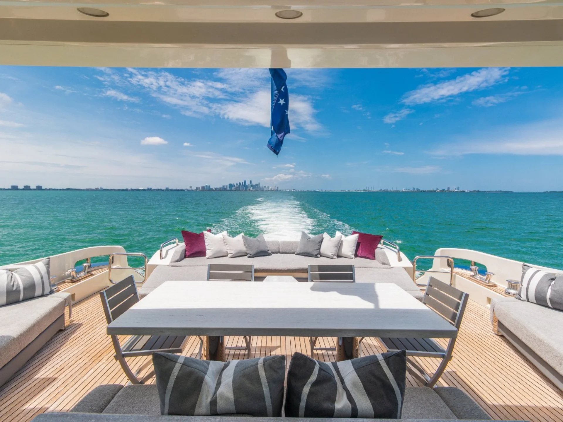 SCARLET | Azimut 103S - Azimut