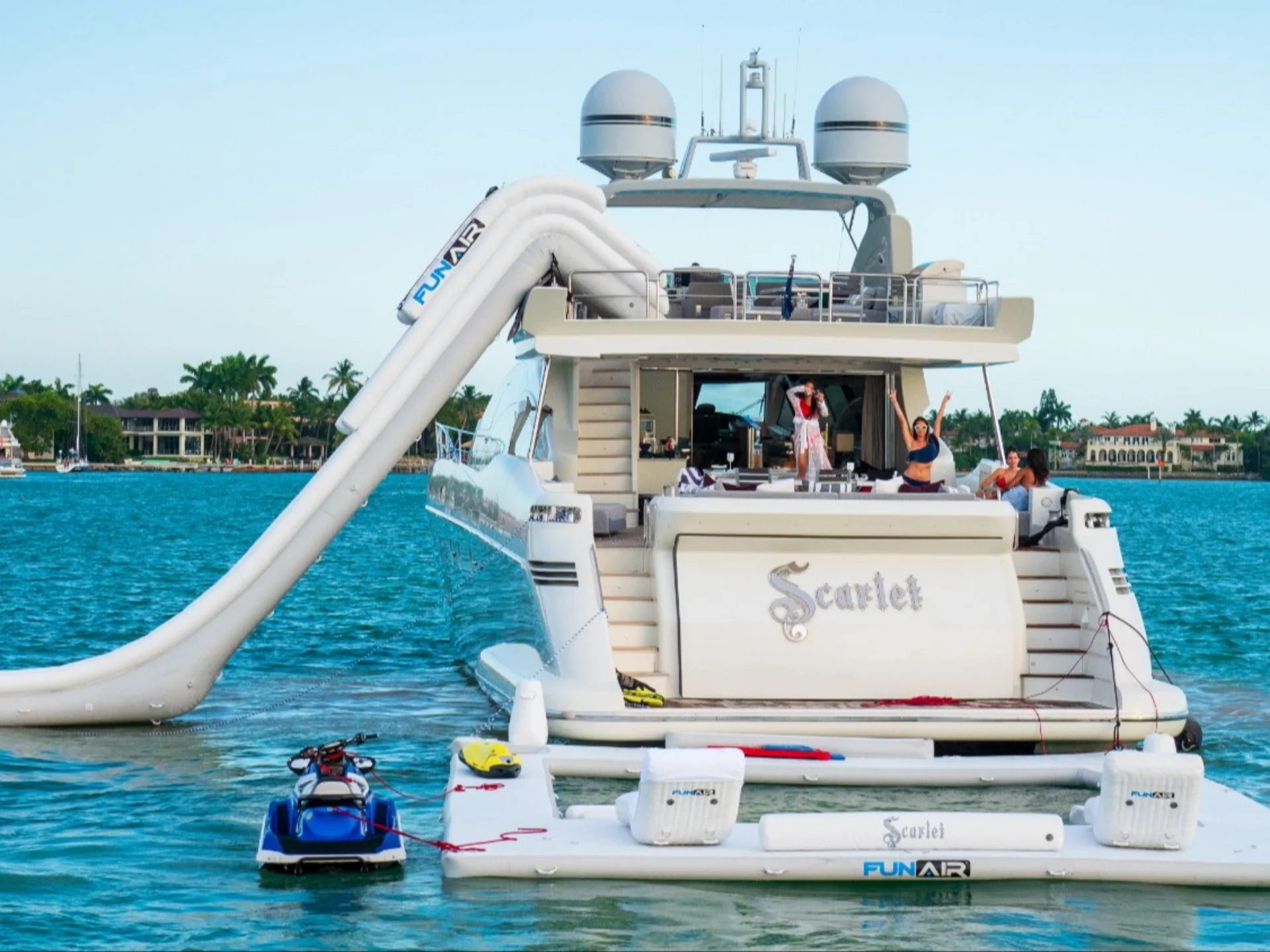 SCARLET | Azimut 103S - Azimut