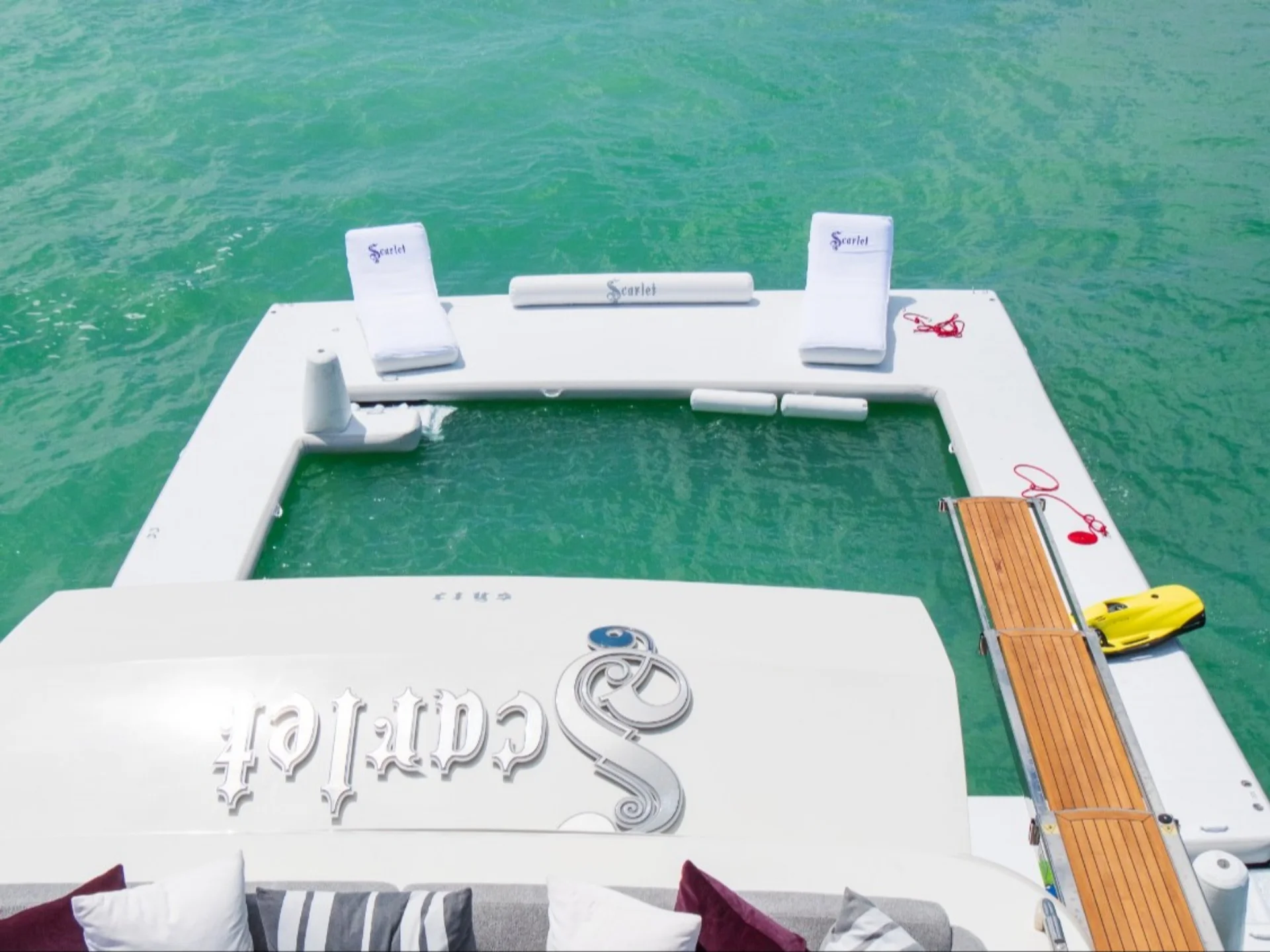 SCARLET | Azimut 103S - Azimut