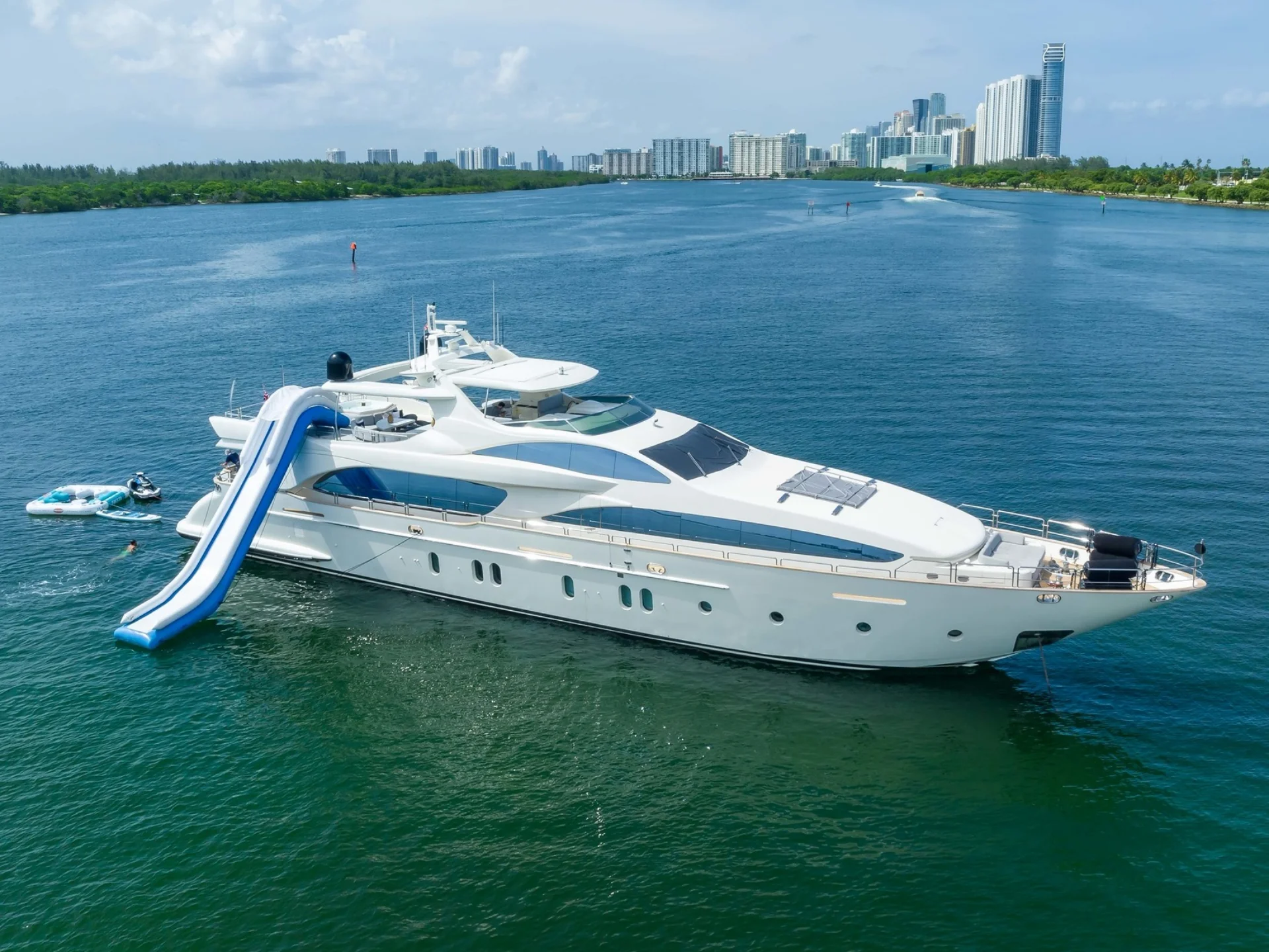 RYLAX | Azimut 116 - Azimut