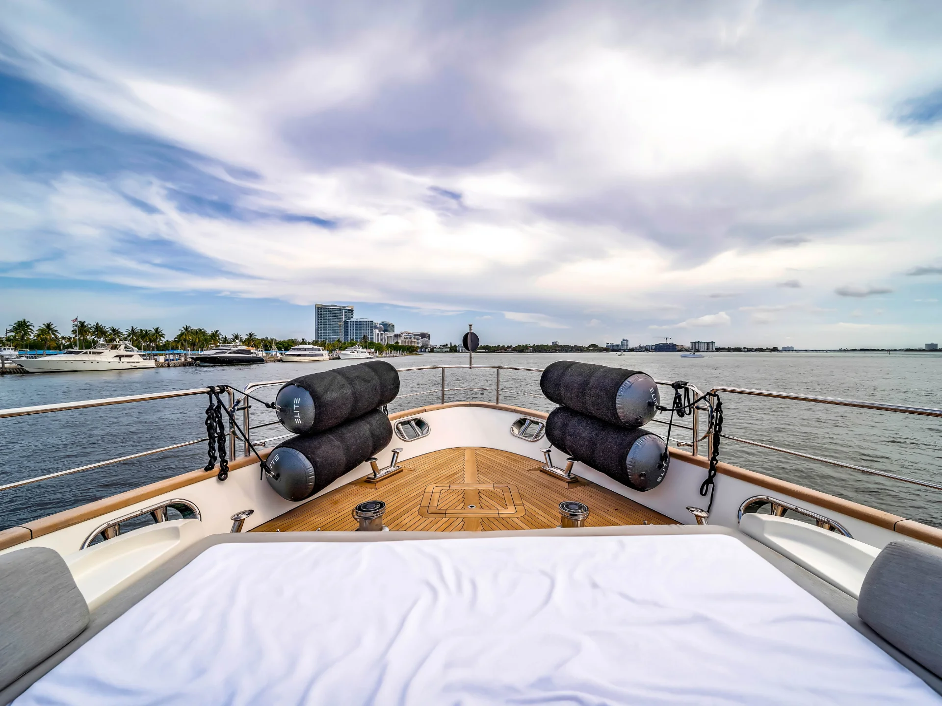 RYLAX | Azimut 116 - Azimut