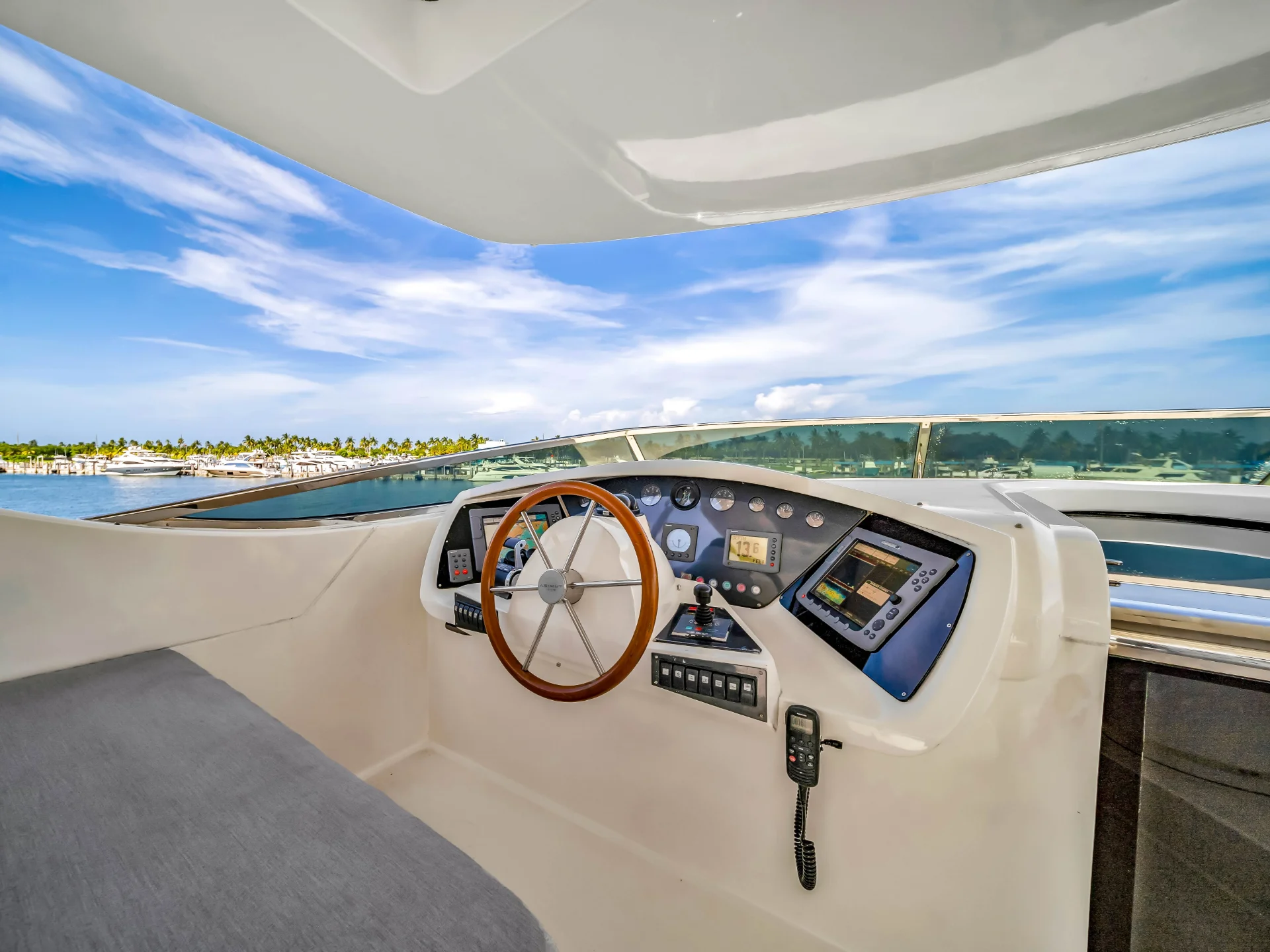 RYLAX | Azimut 116 - Azimut