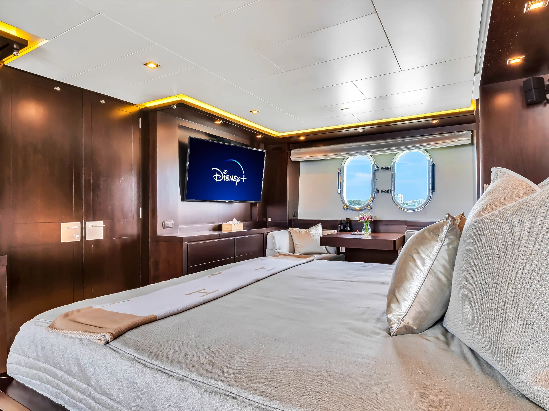 RYLAX | Azimut 116 - Azimut