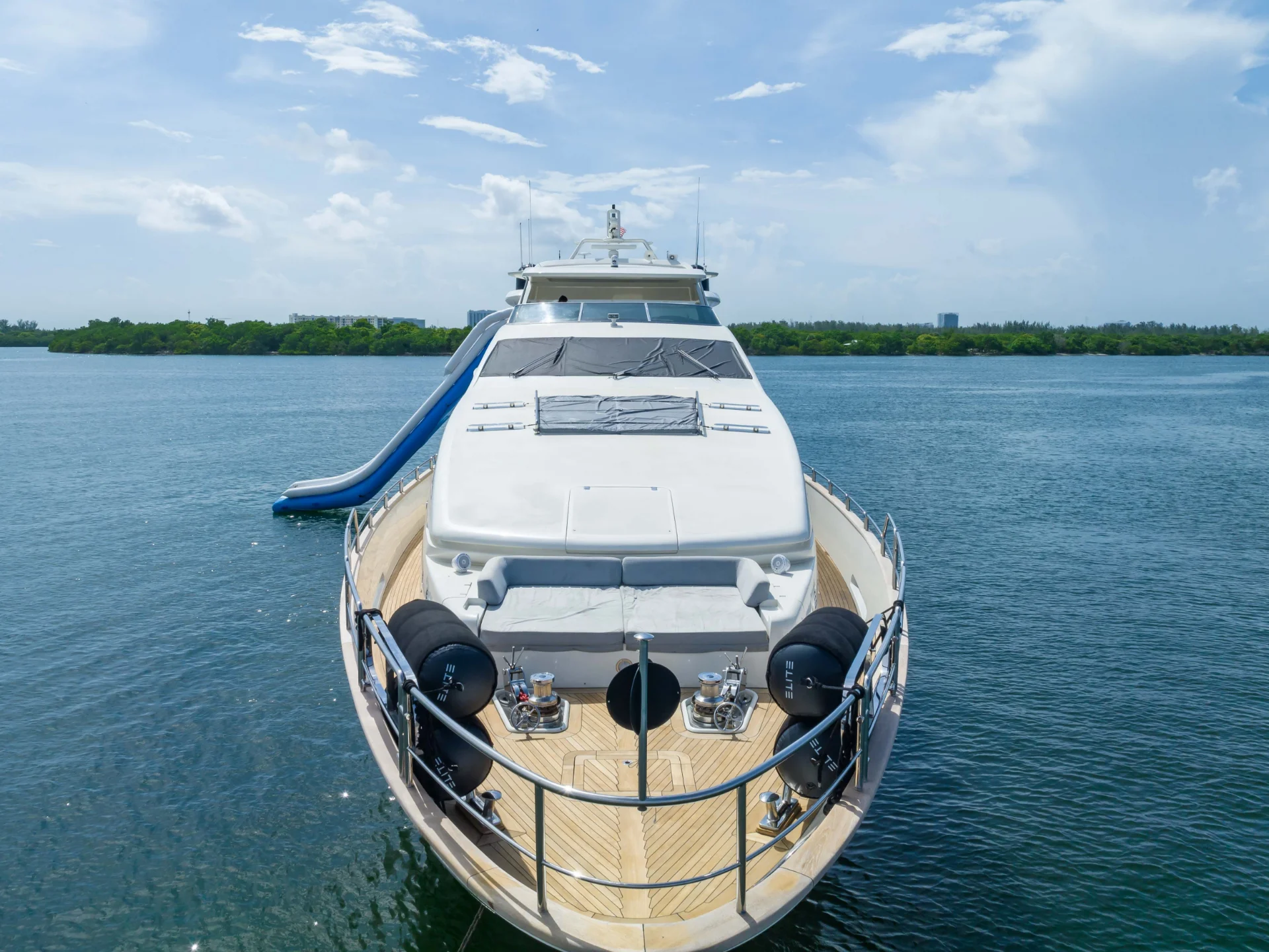 RYLAX | Azimut 116 - Azimut