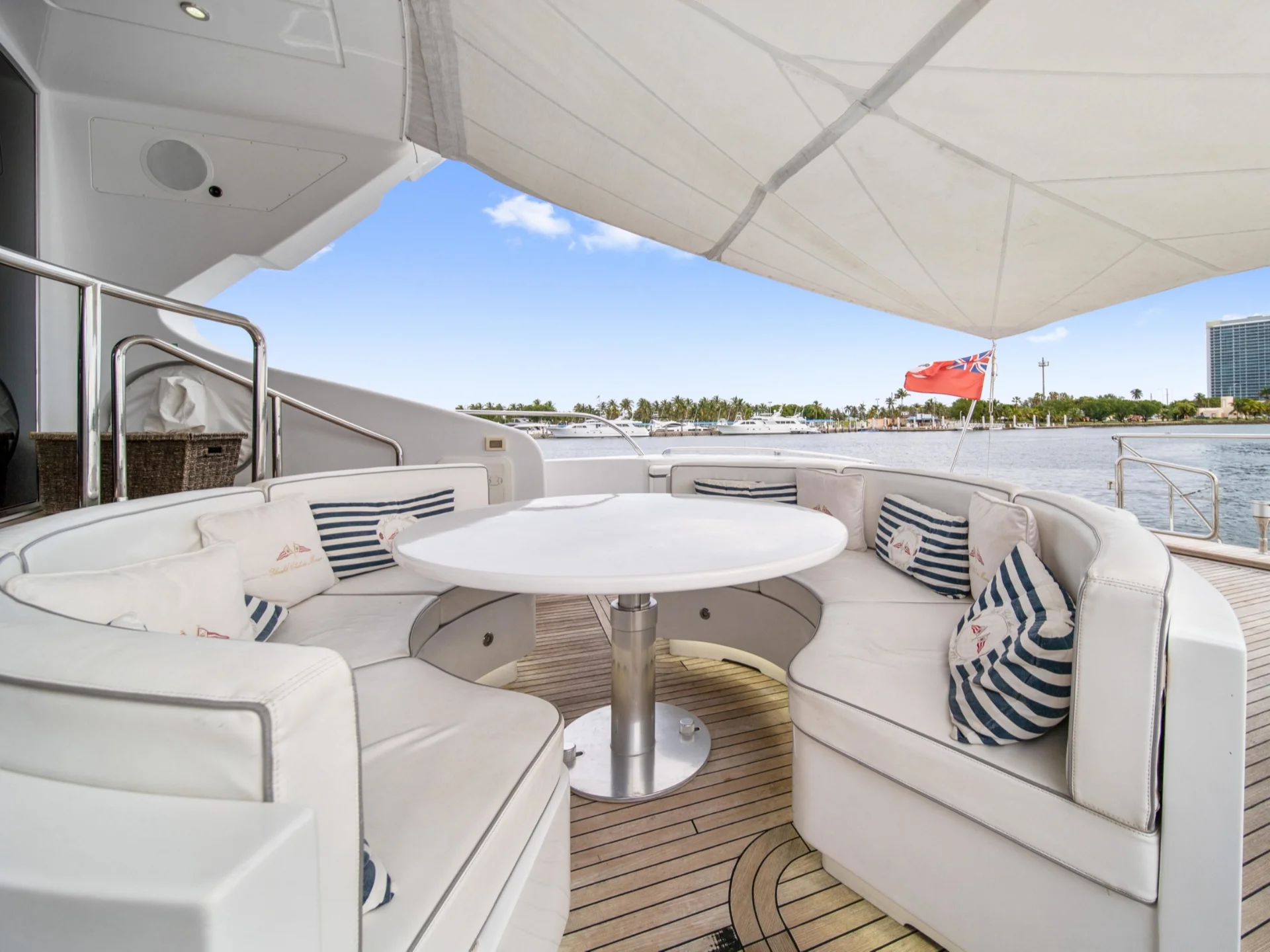 DAYA | Mangusta 105 - Mangusta