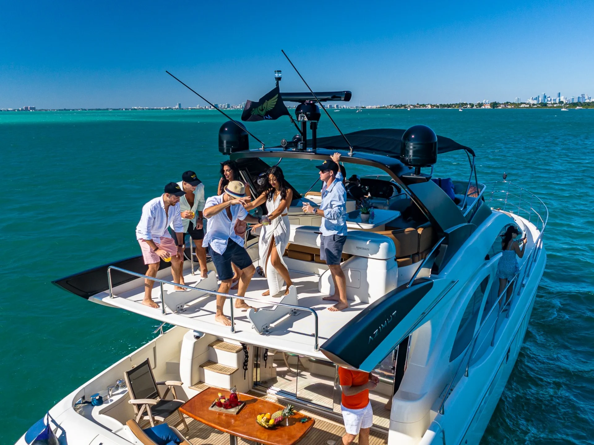 PRICELESS | Azimut 62 - Azimut