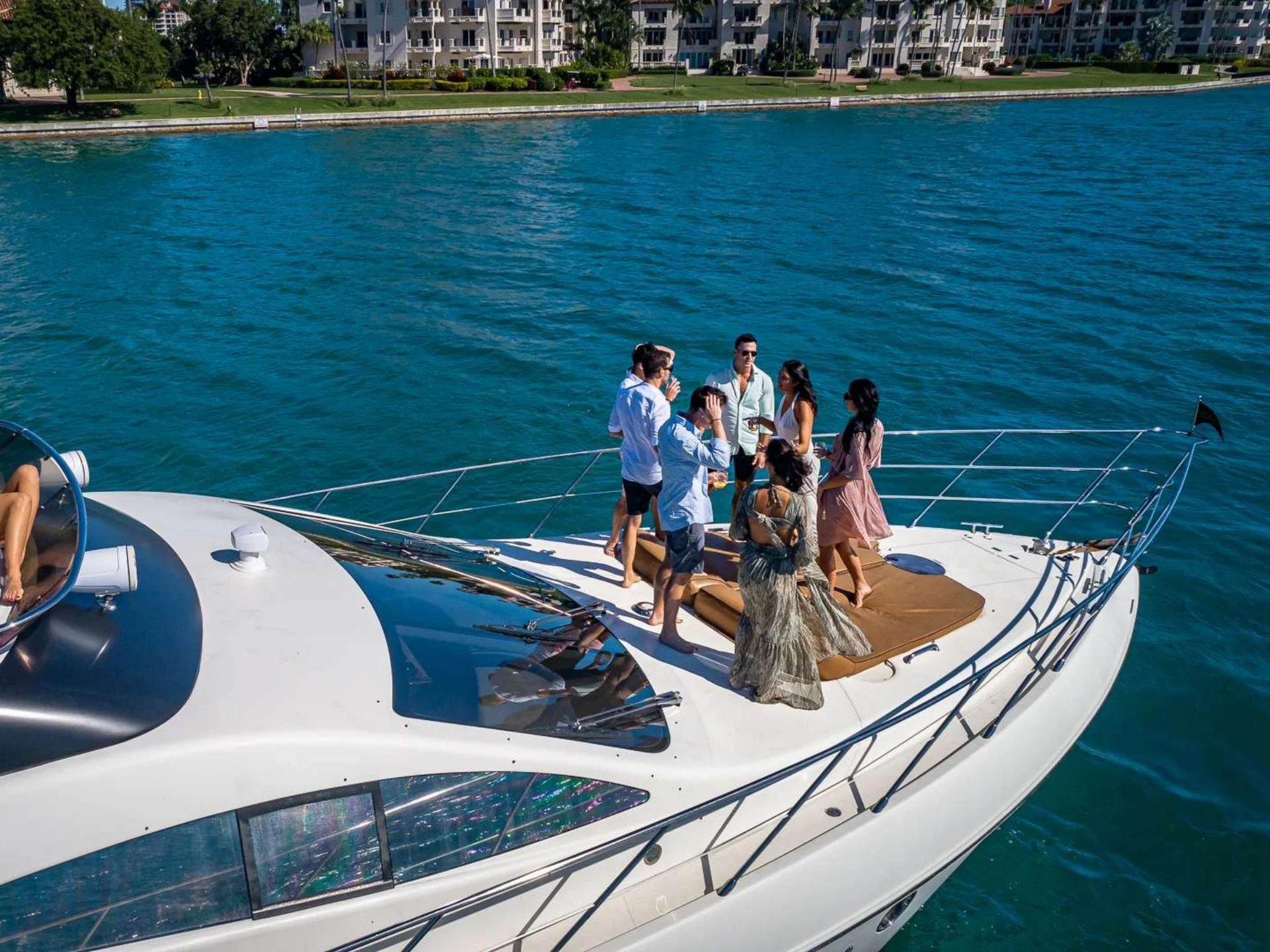 PRICELESS | Azimut 62 - Azimut