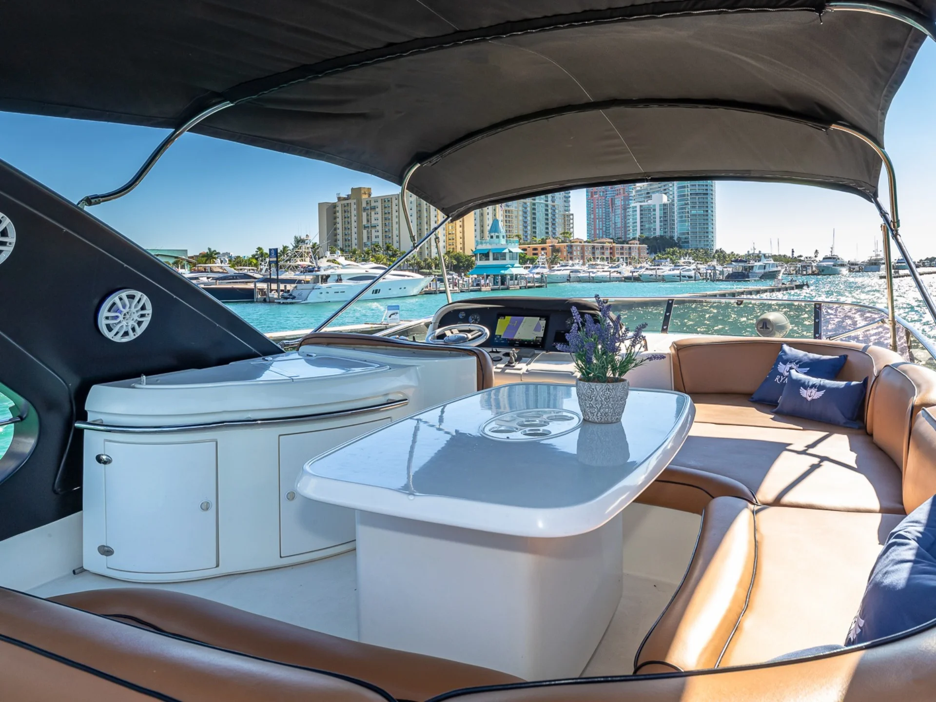 PRICELESS | Azimut 62 - Azimut