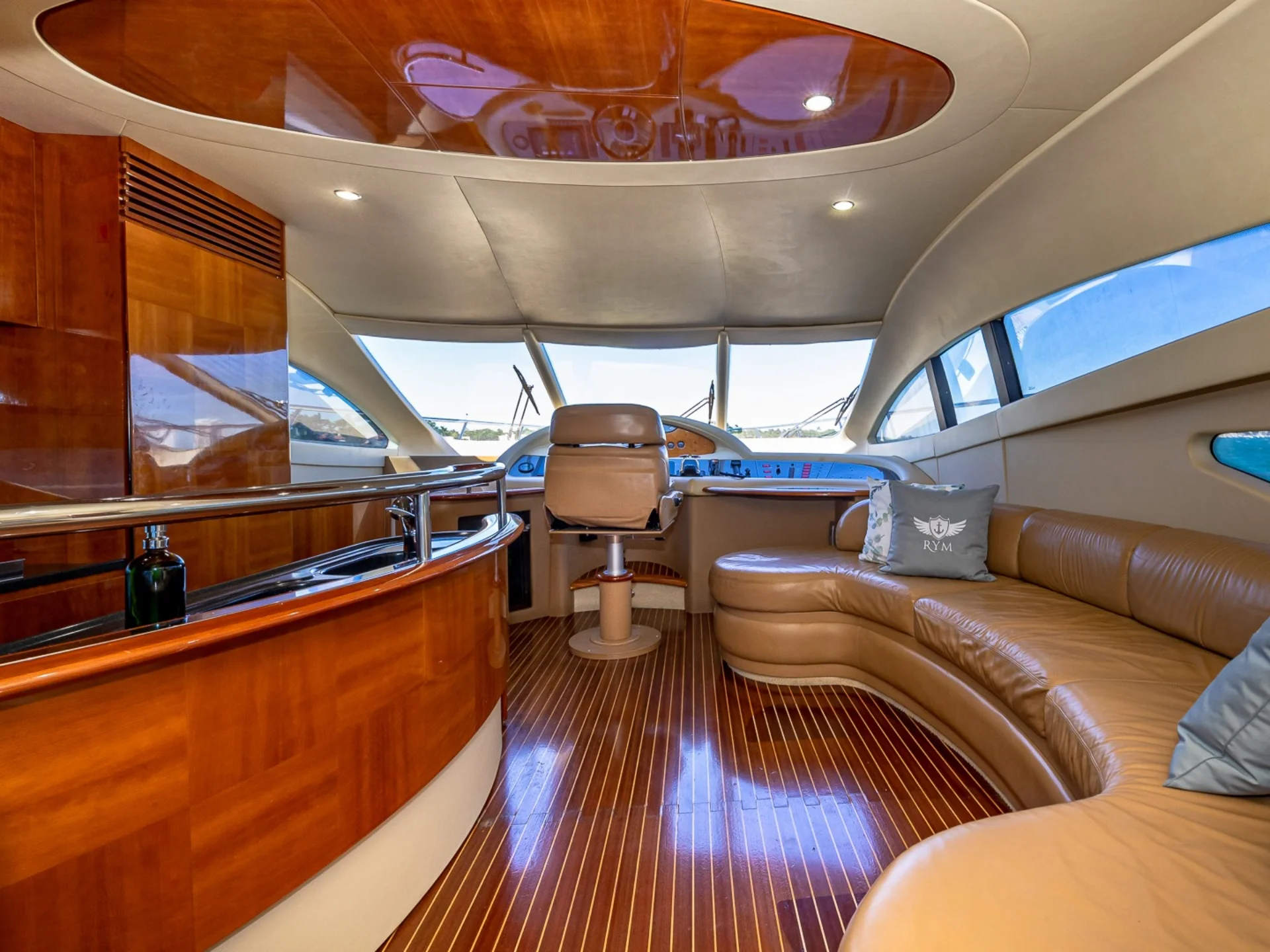 PRICELESS | Azimut 62 - Azimut