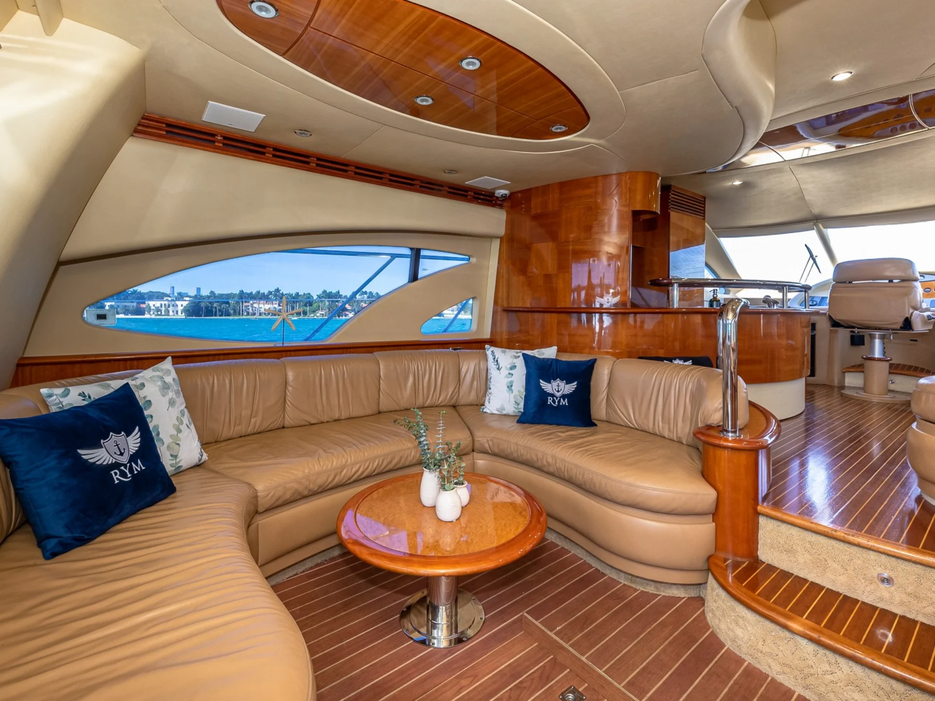 PRICELESS | Azimut 62 - Azimut