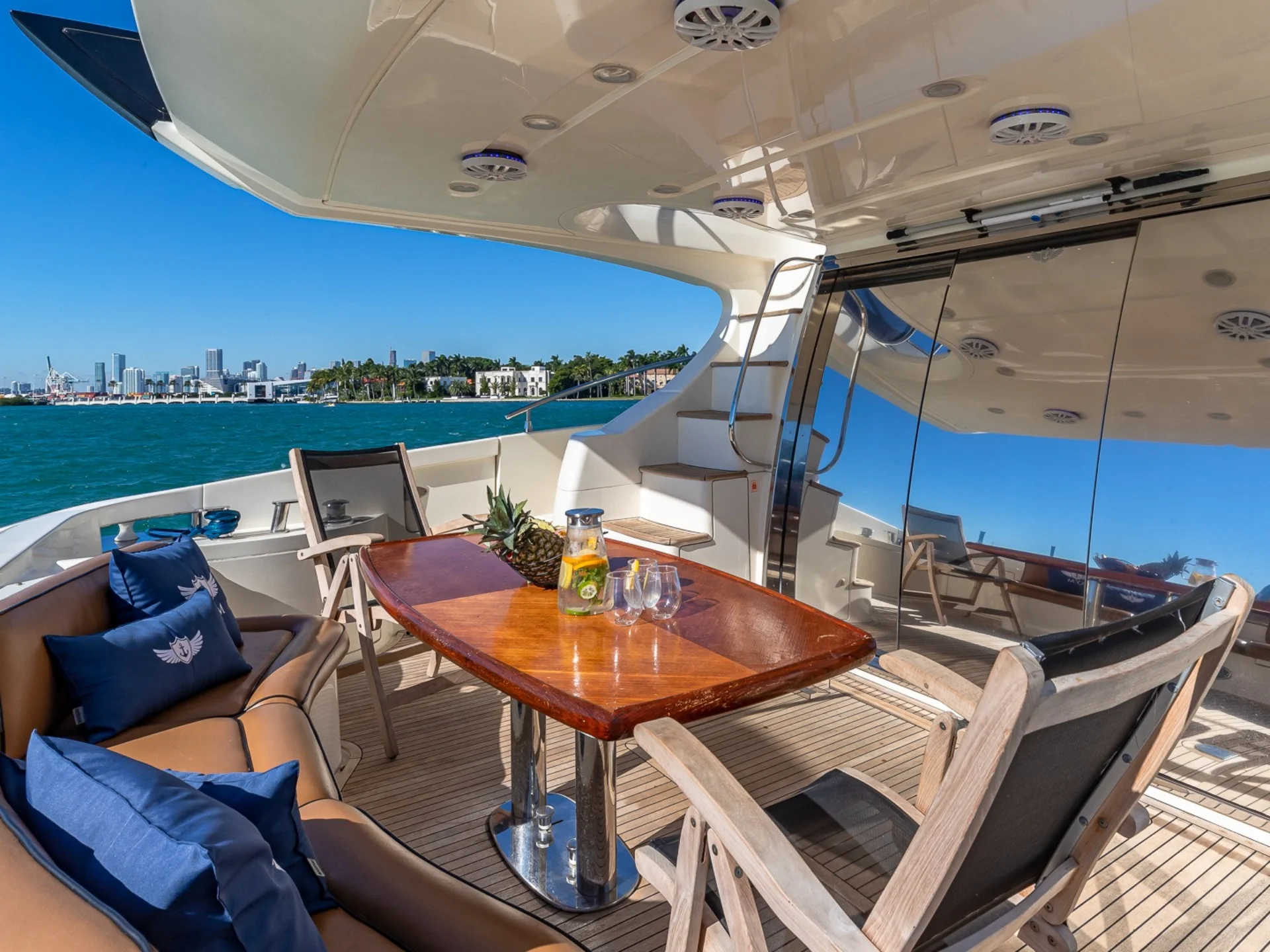 PRICELESS | Azimut 62 - Azimut