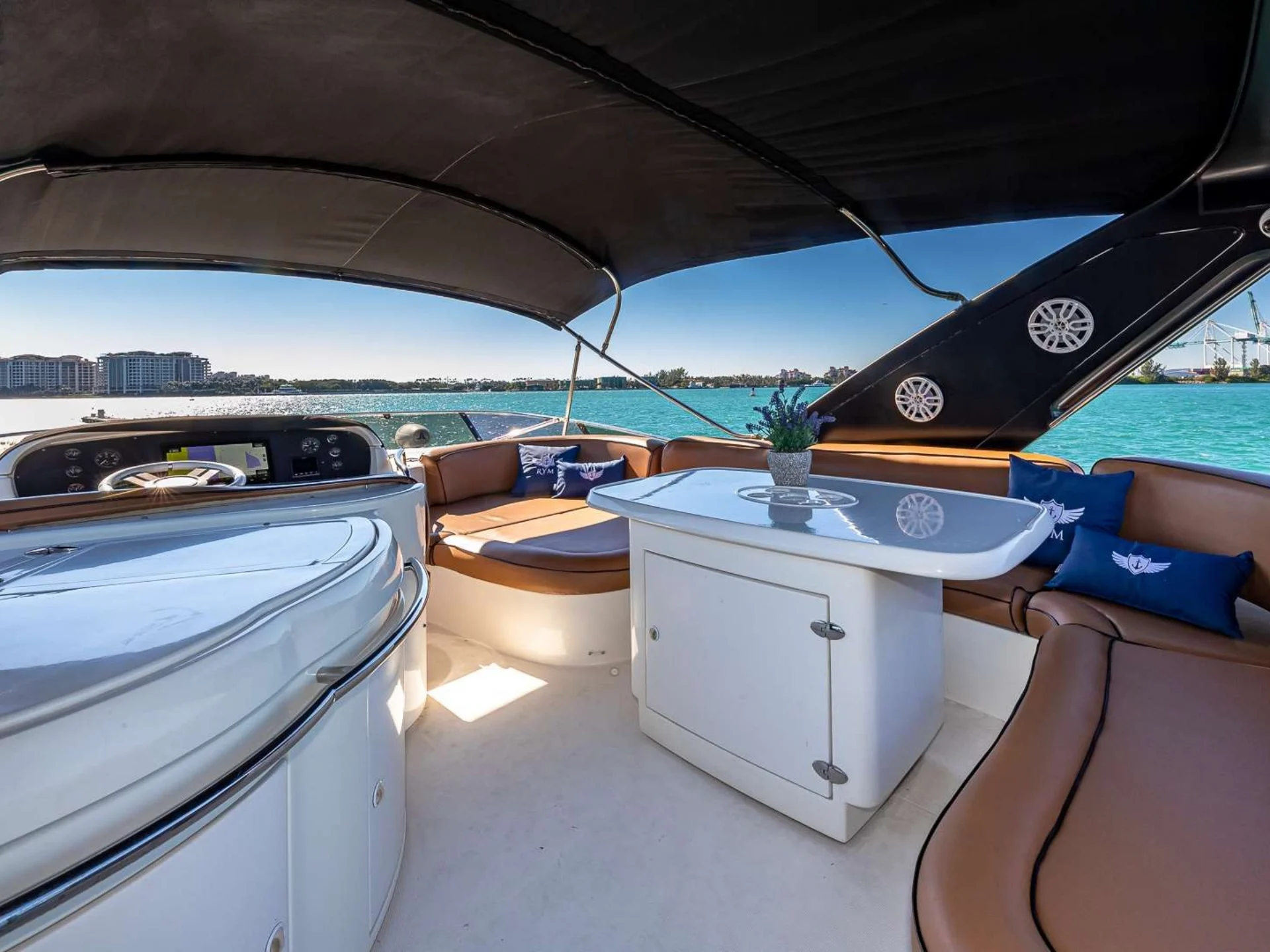 PRICELESS | Azimut 62 - Azimut