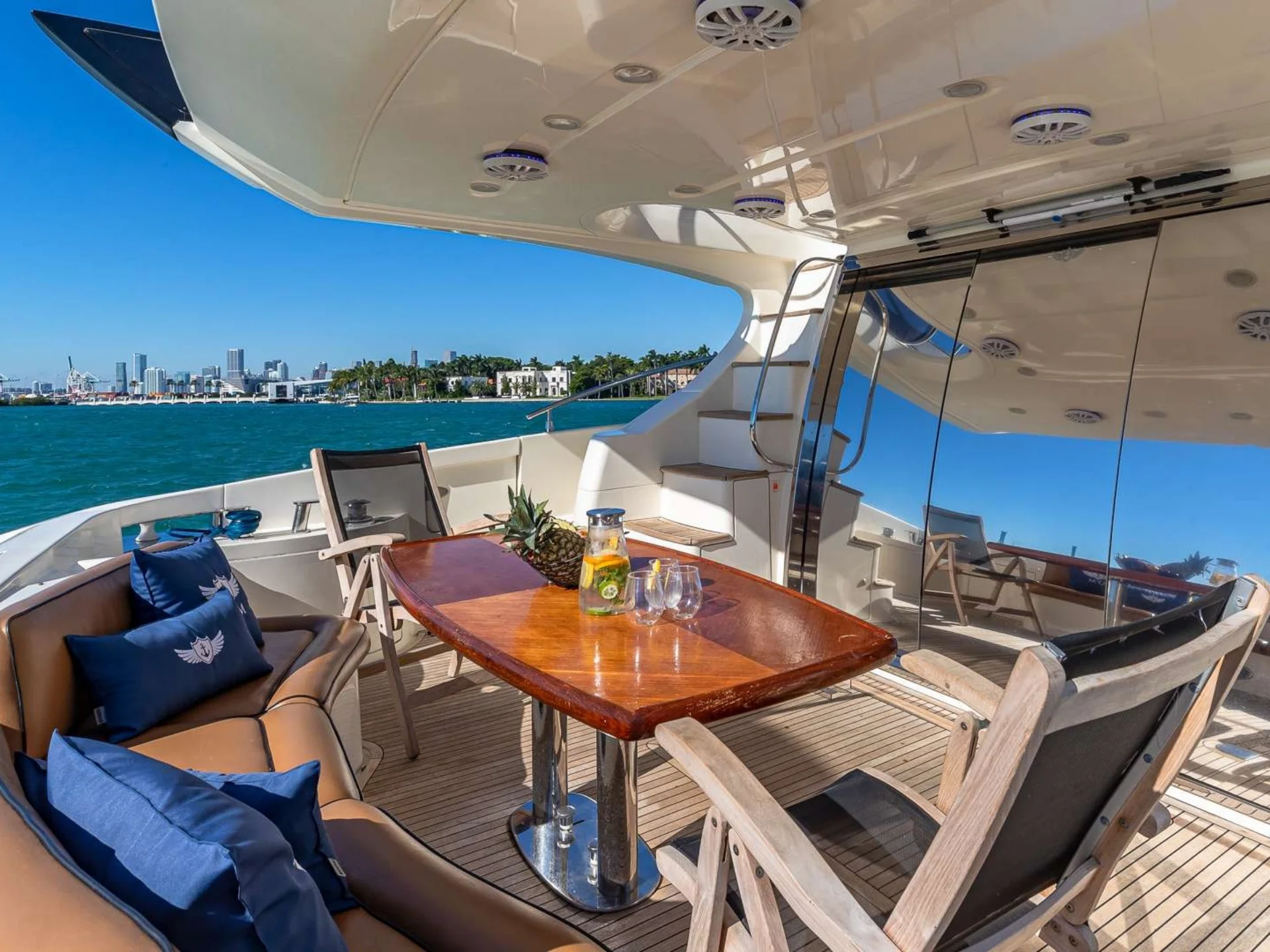 PRICELESS | Azimut 62 - Azimut