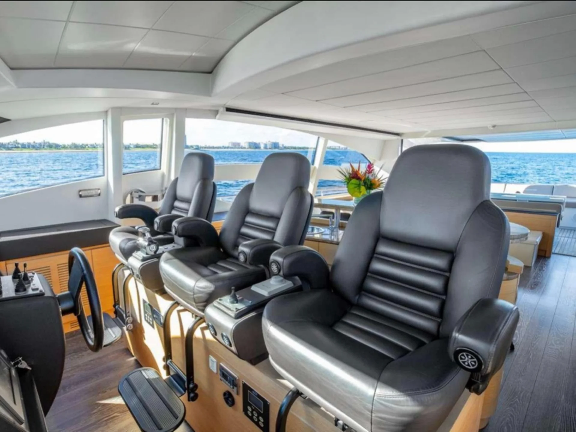 MILAGROS | Pershing 82 - Pershing