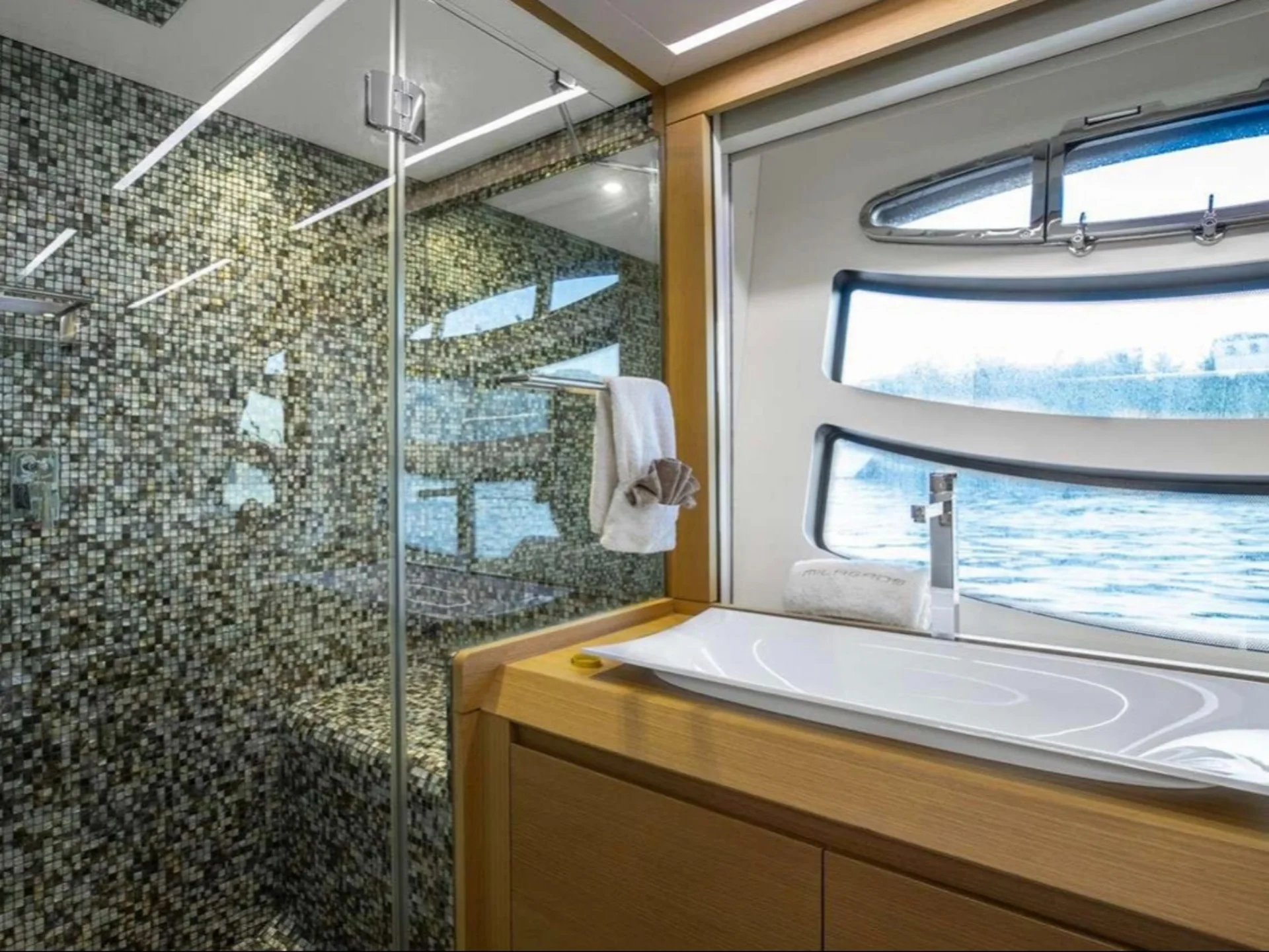 MILAGROS | Pershing 82 - Pershing