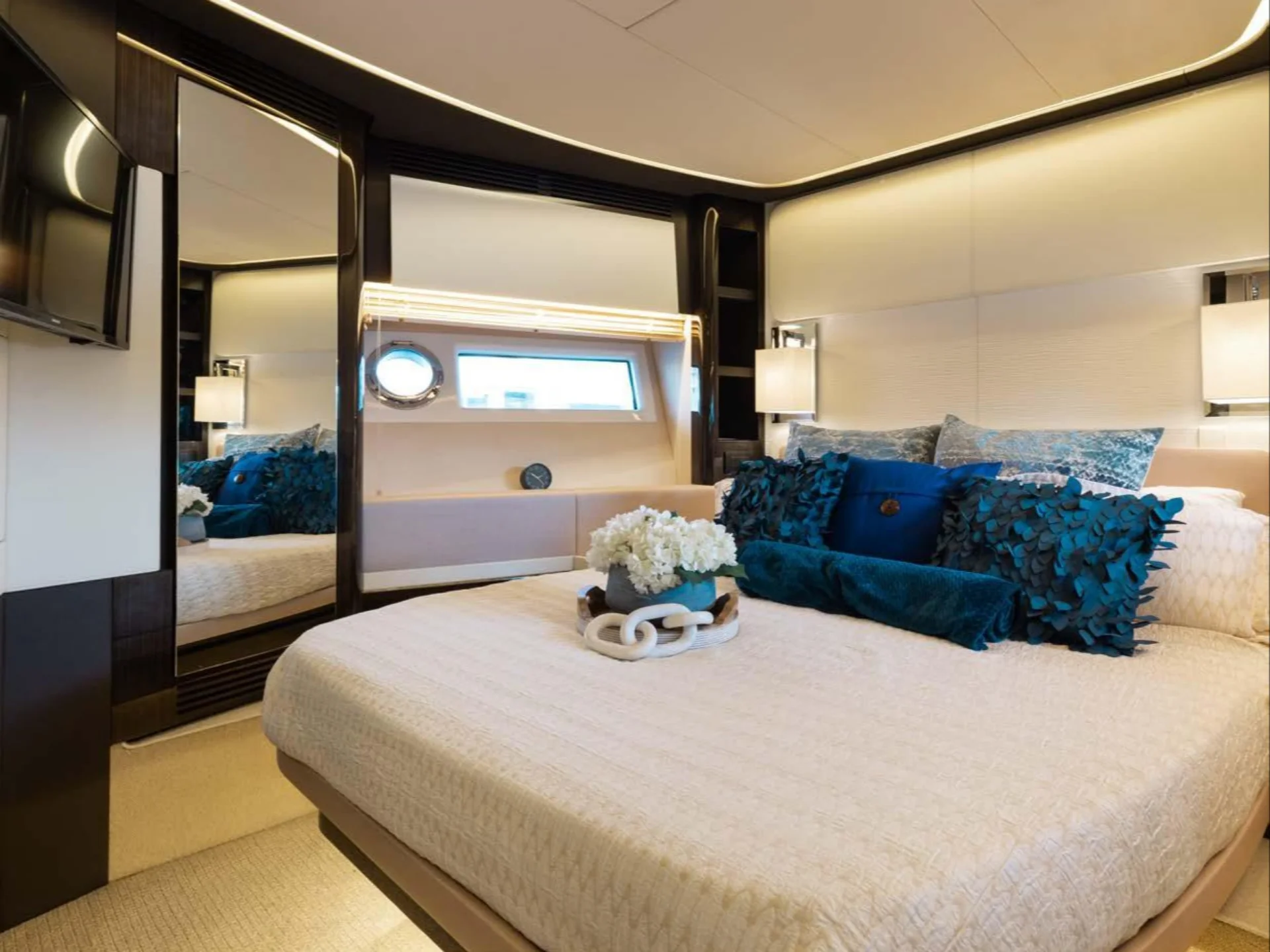 HIGH MAINTENANCE | Azimut 77S - Azimut