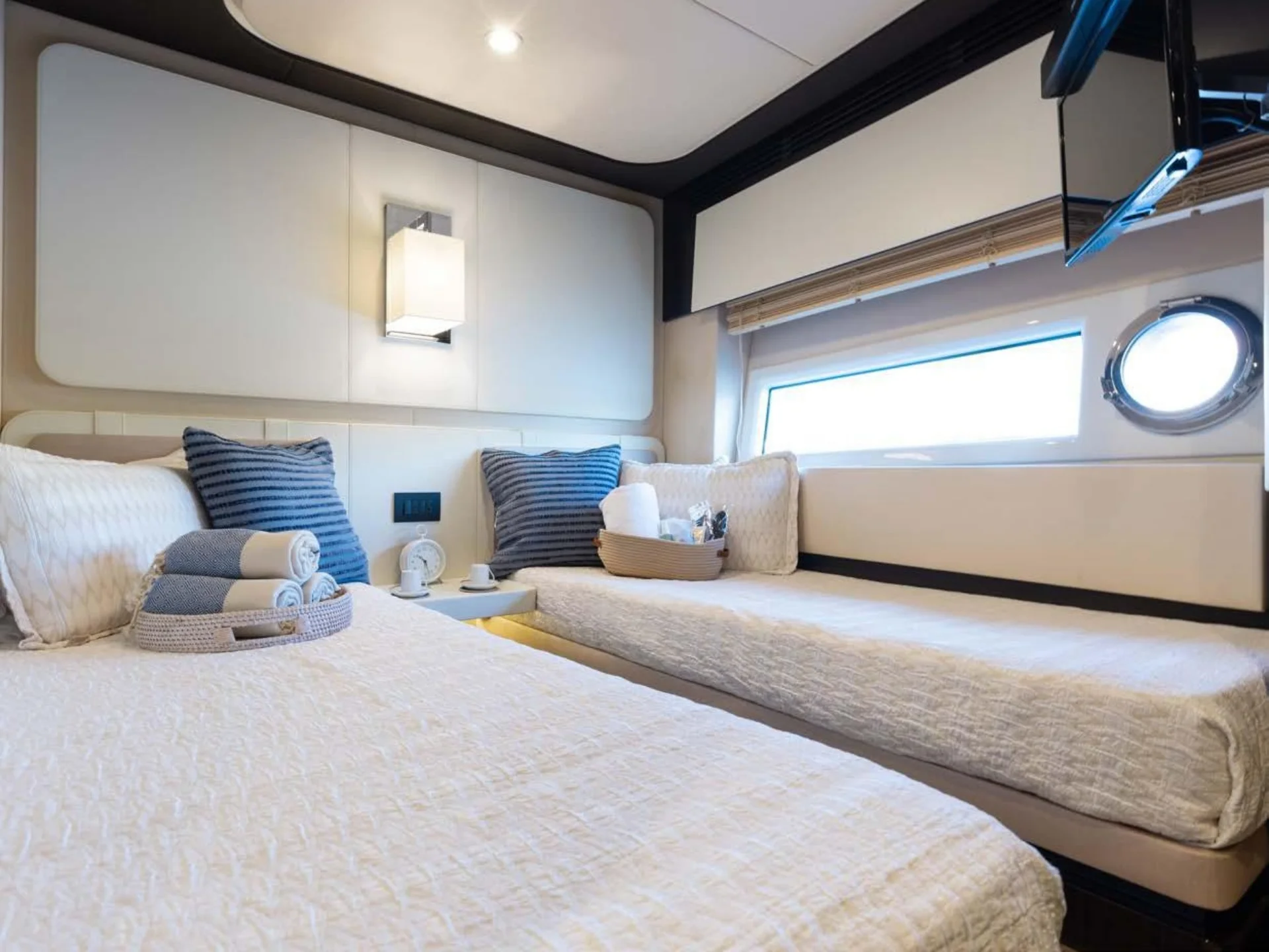 HIGH MAINTENANCE | Azimut 77S - Azimut