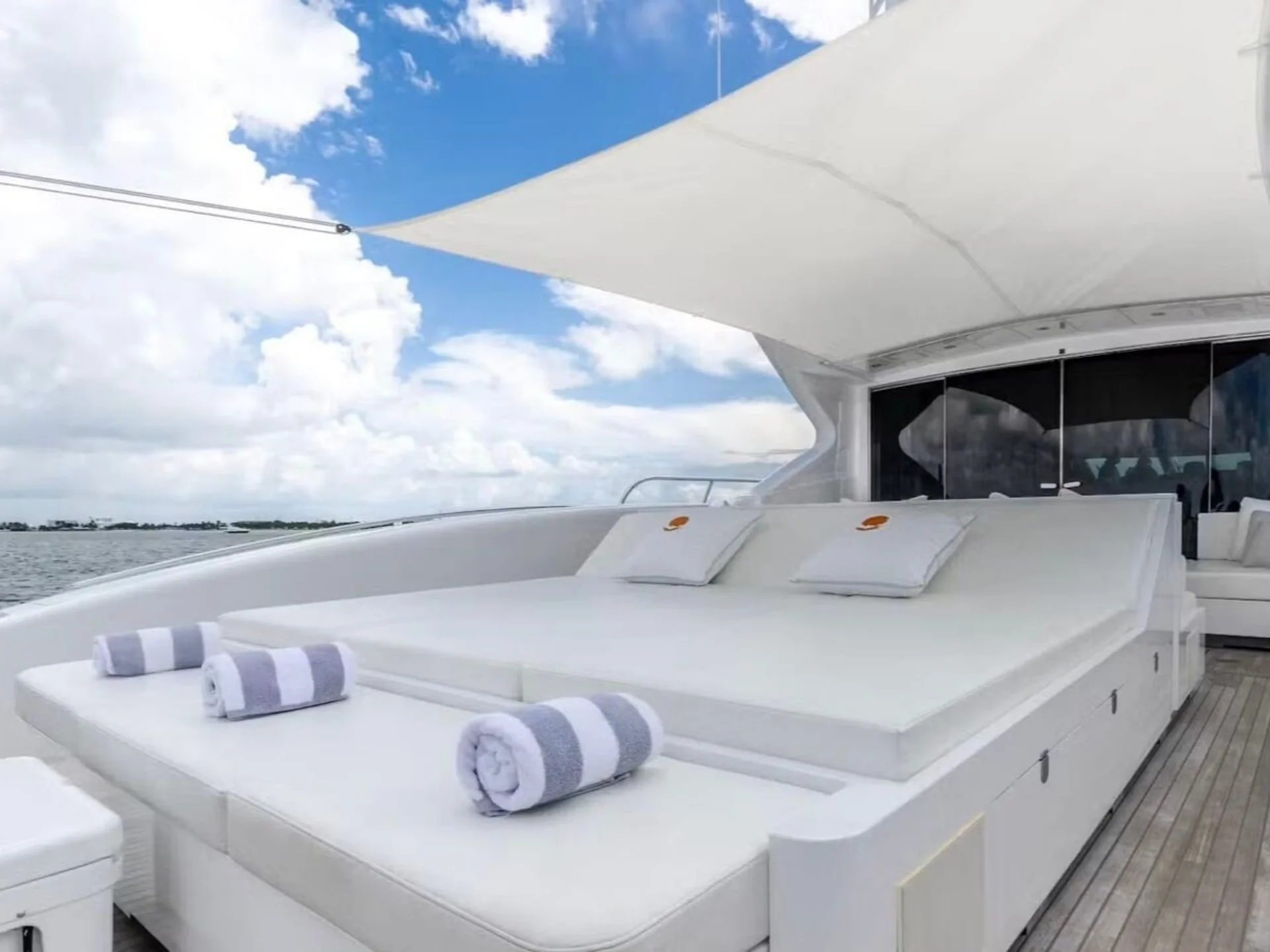 TOTAL | Mangusta 108 - Mangusta