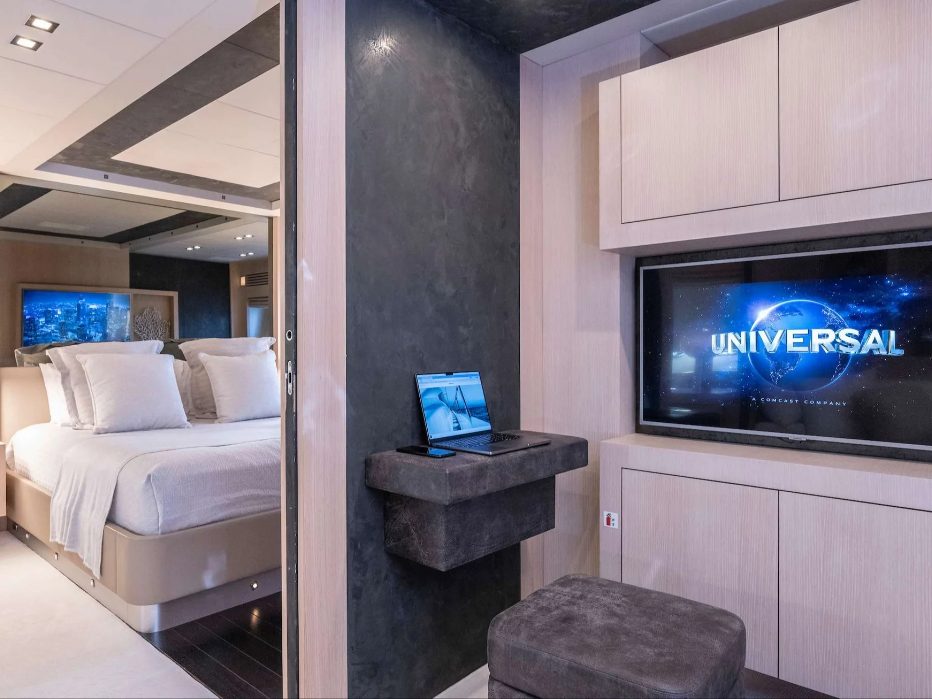 TOTAL | Mangusta 108 - Mangusta