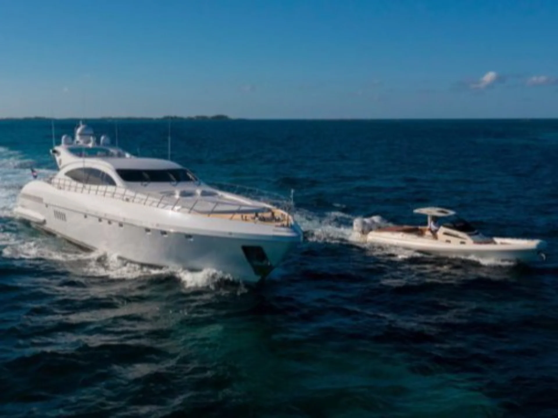 TOTAL | Mangusta 108 - Mangusta