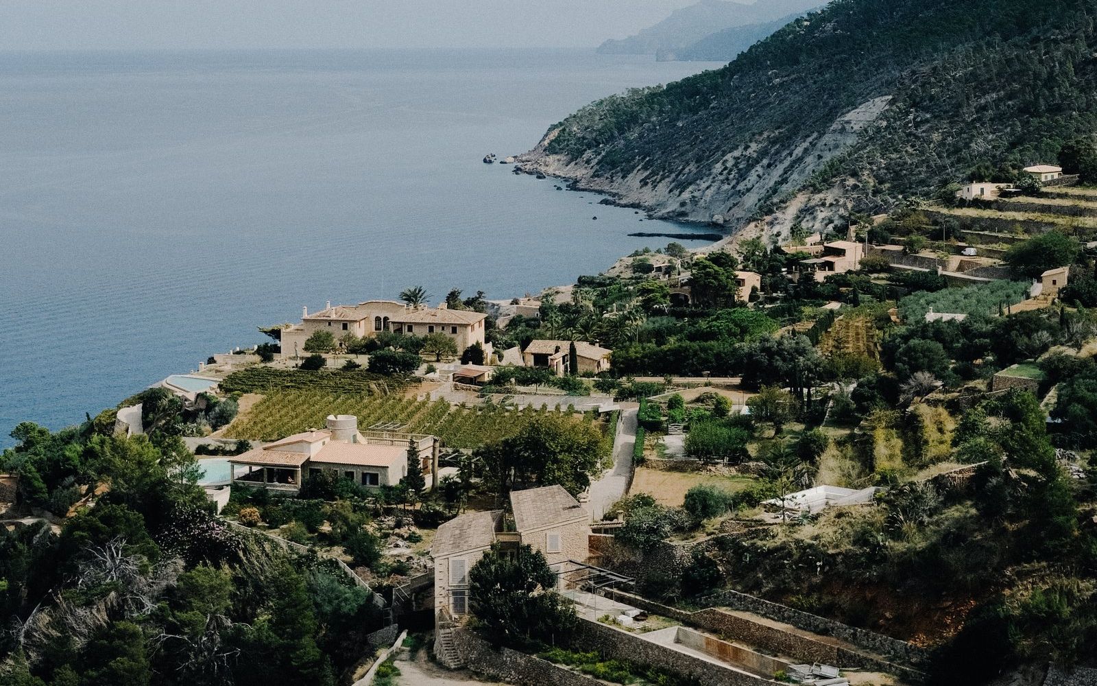 Терасоване село на узбережжі Serra de Tramuntana, Mallorca