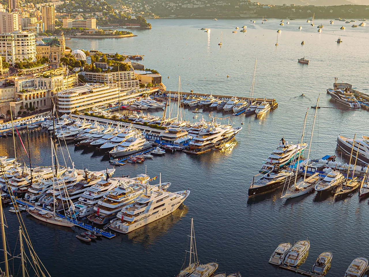 Il calendario dello yachting 2025: le date che definiscono l'anno del charter