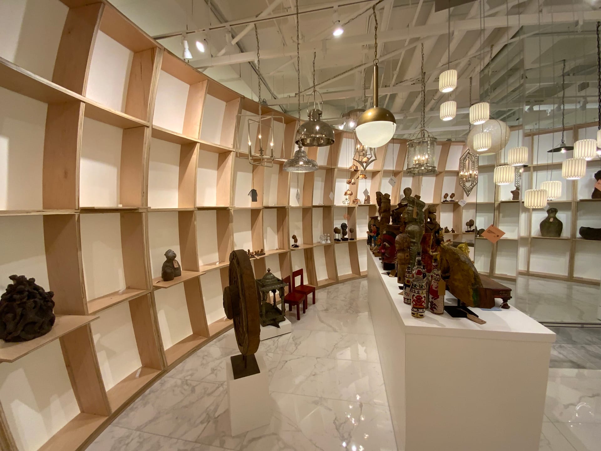 "The Egg" Showroom, Currey & Company - Image 10