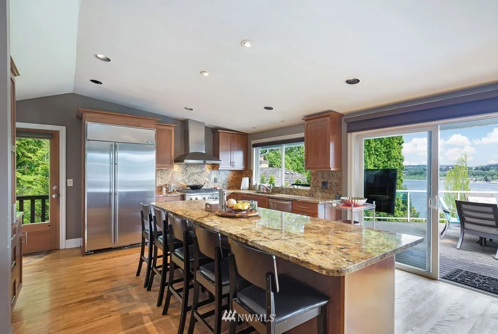 4044 E Mercer Way Mercer Island, WA 98040 - Interior/Exterior view 2