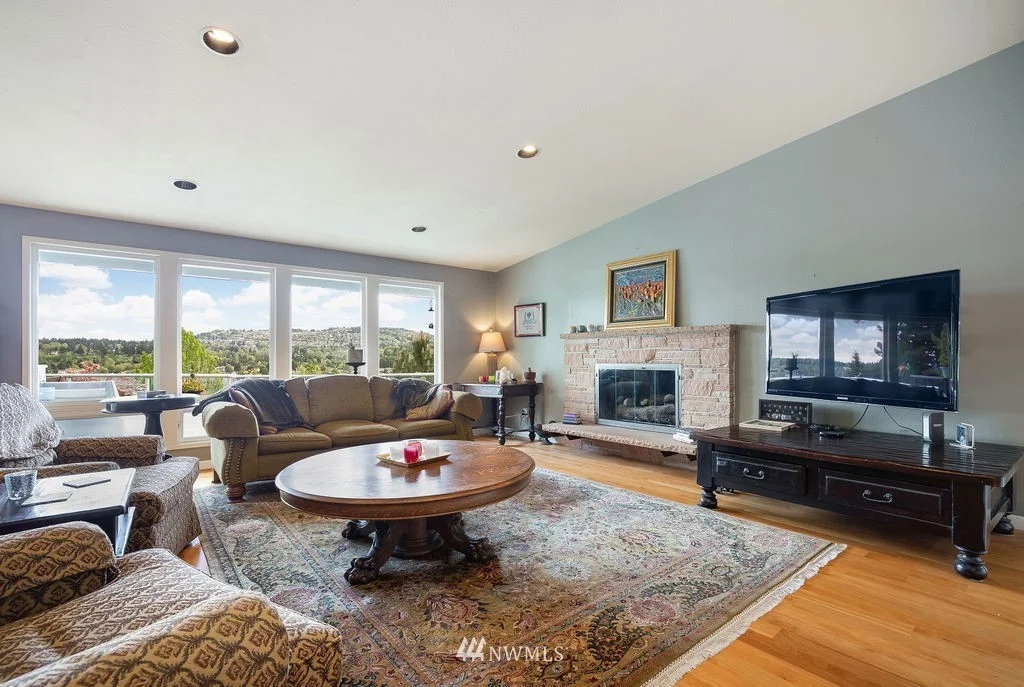 4044 E Mercer Way Mercer Island, WA 98040 - Interior/Exterior view 6