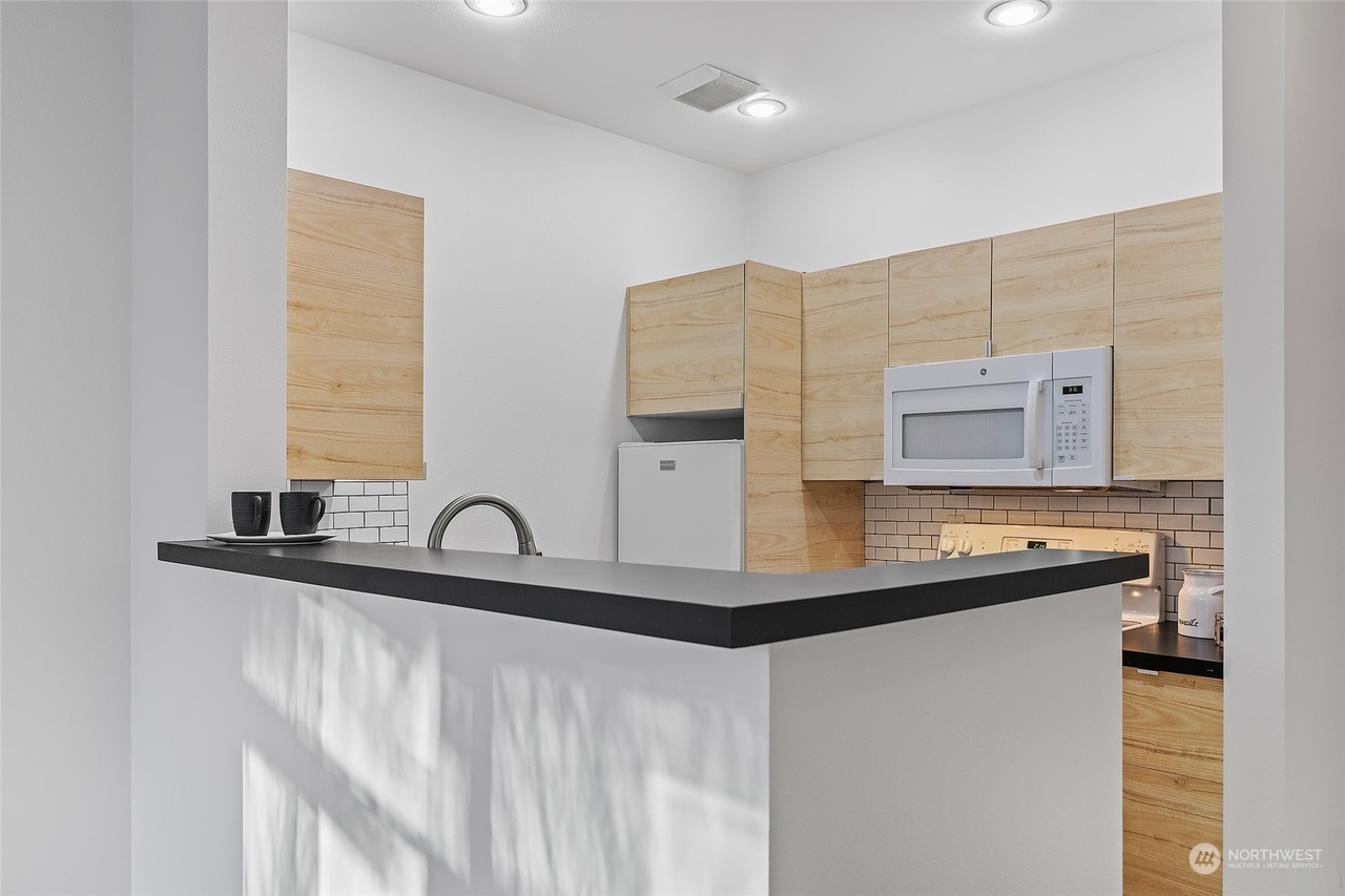 2415 2nd Ave Unit 336 , WA 98121 - Interior/Exterior view 3