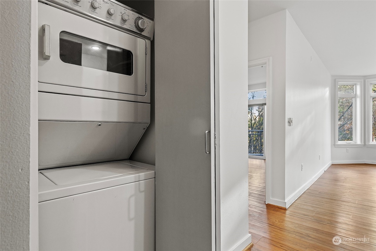 2415 2nd Ave Unit 336 , WA 98121 - Interior/Exterior view 5