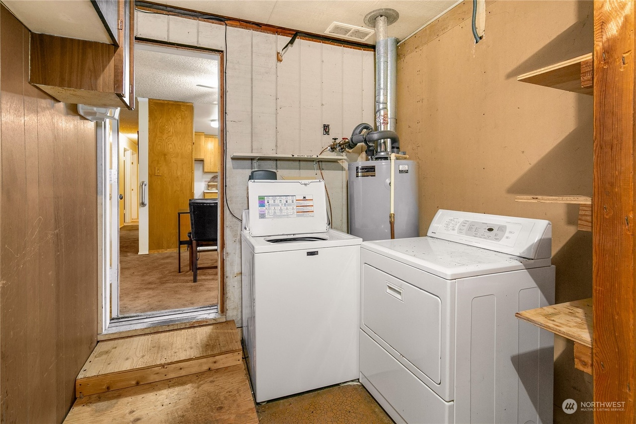 11435 8th Ave S Burien, WA 98168 - Interior/Exterior view 2